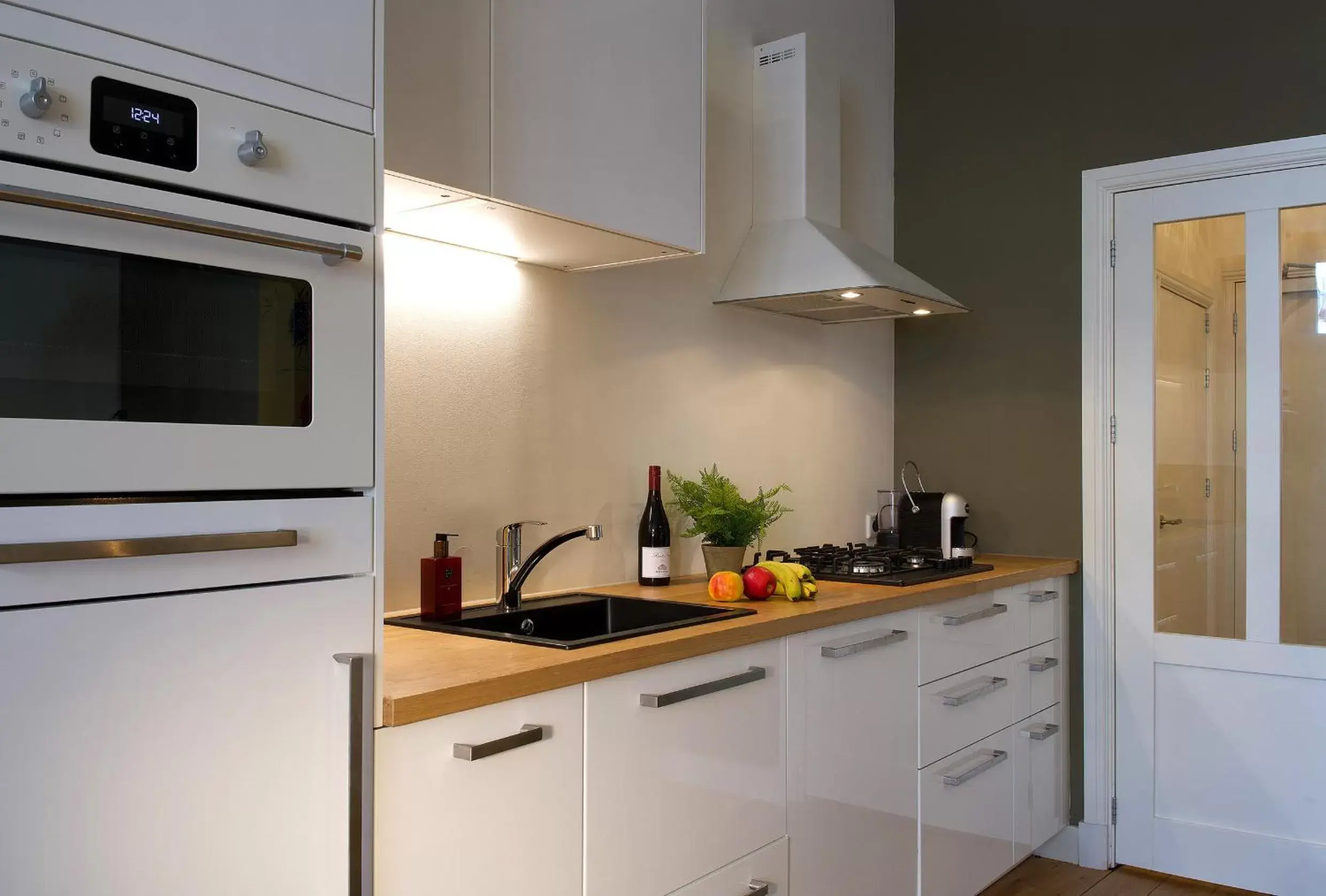 Kitchen/Kitchenette in Haarlem Hotel Suites