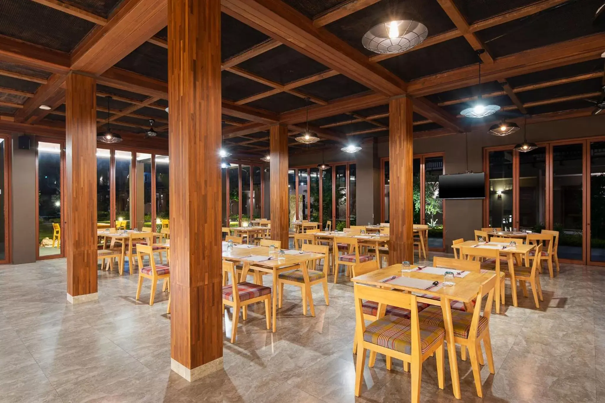 Restaurant/places to eat in La Isla Pranburi Beach Resort Restaurant/places to eat in La Isla Pranburi Beach Resort