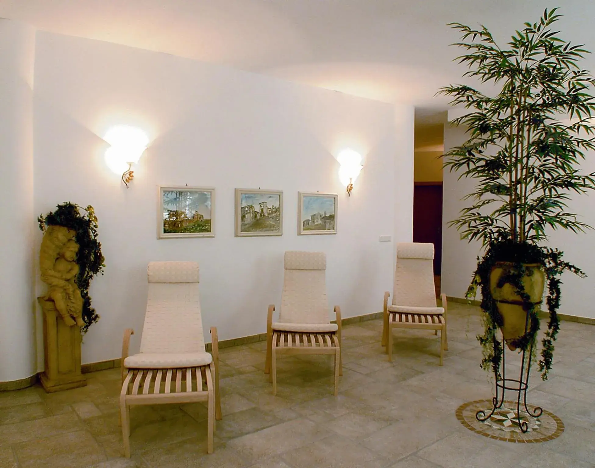 Spa and wellness centre/facilities, Lobby/Reception in Gardenhotel Premstaller