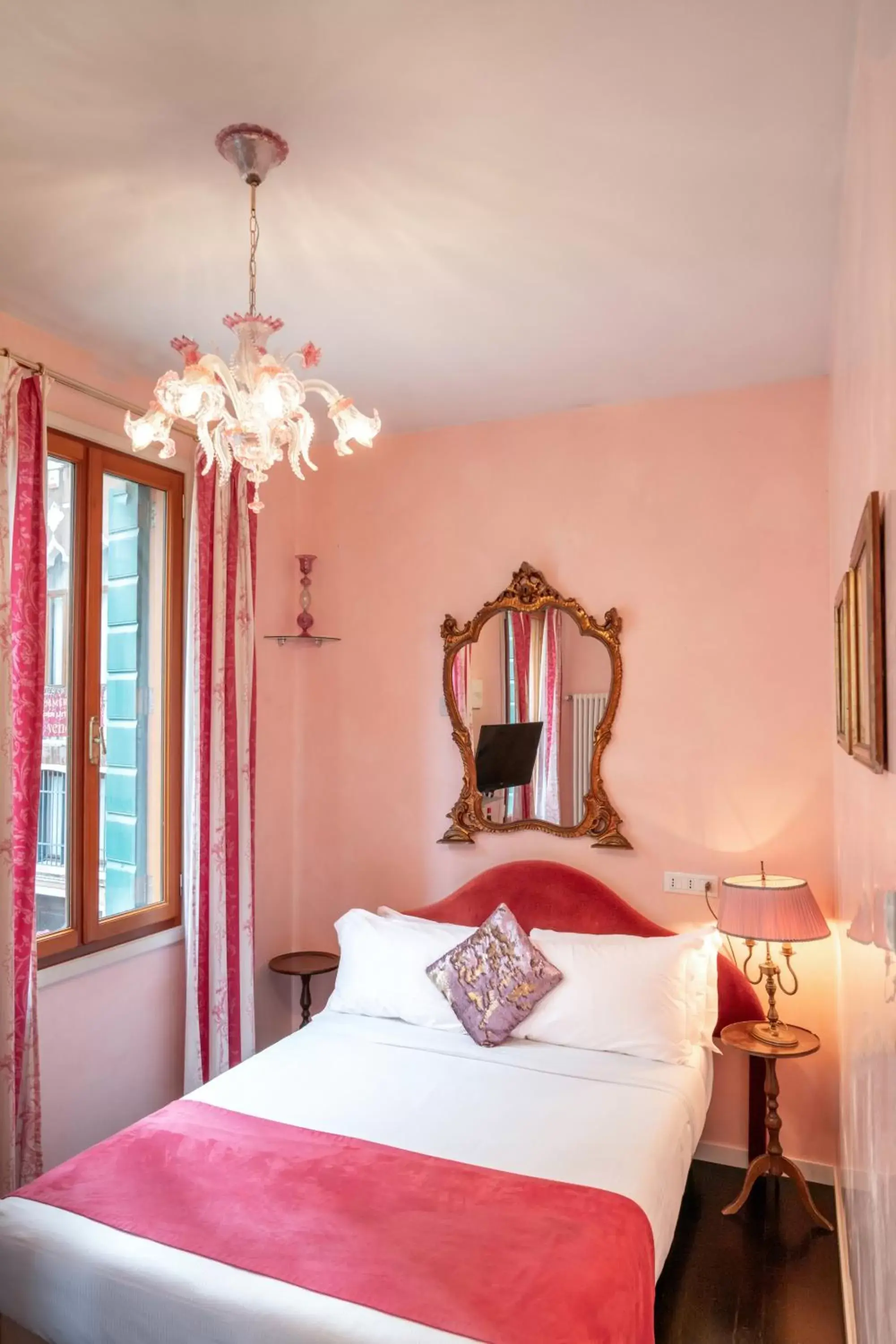 Double Room in Palazzo San Luca