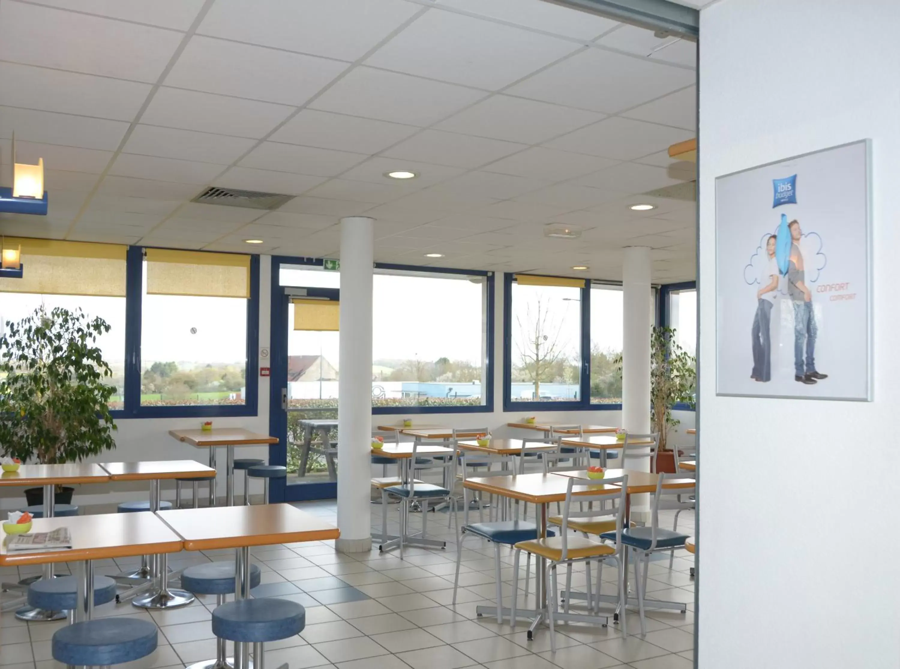 Buffet breakfast, Restaurant/Places to Eat in ibis budget Nevers Varennes Vauzelles