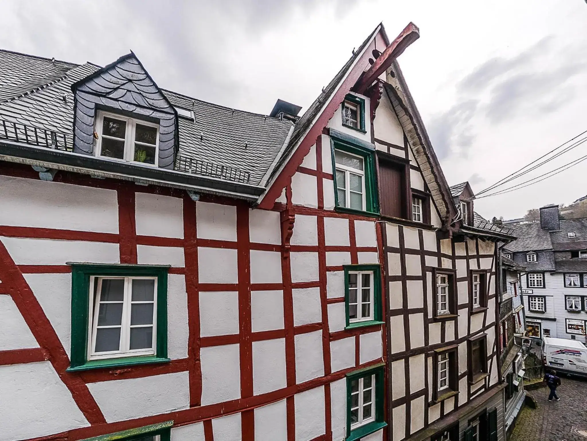 Neighbourhood, Property Building in G¿ehaus Eschbach