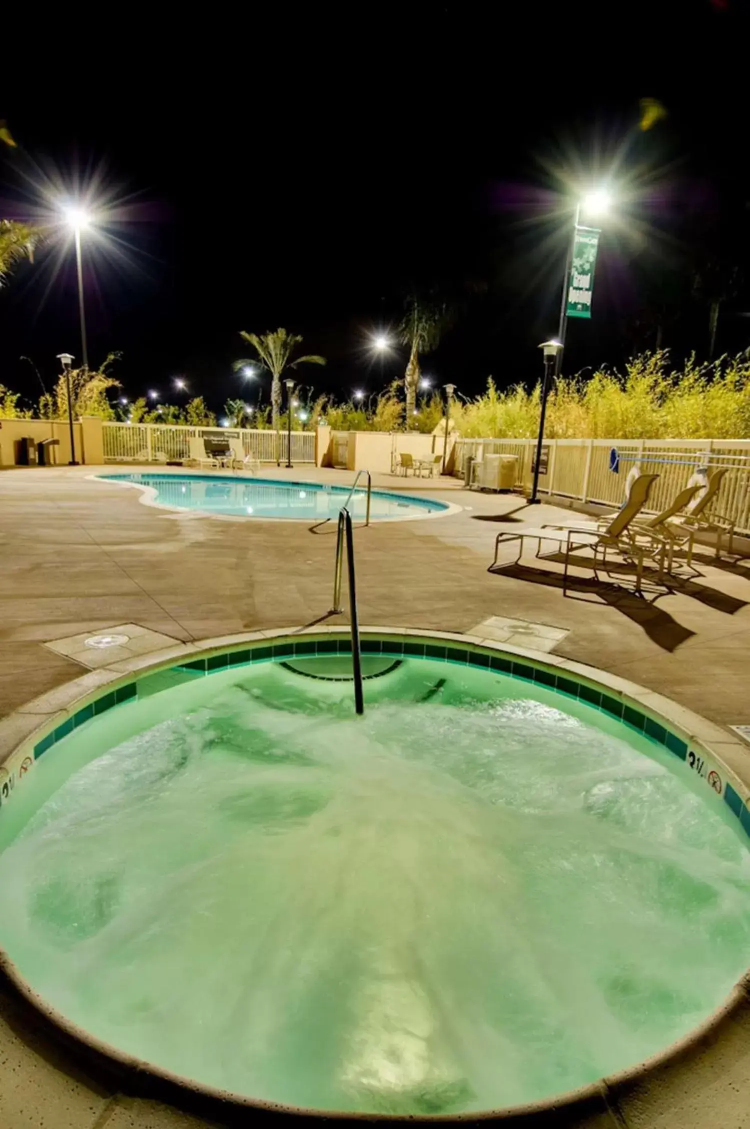 Hot Tub, Swimming Pool in Hampton Inn & Suites Moreno Valley