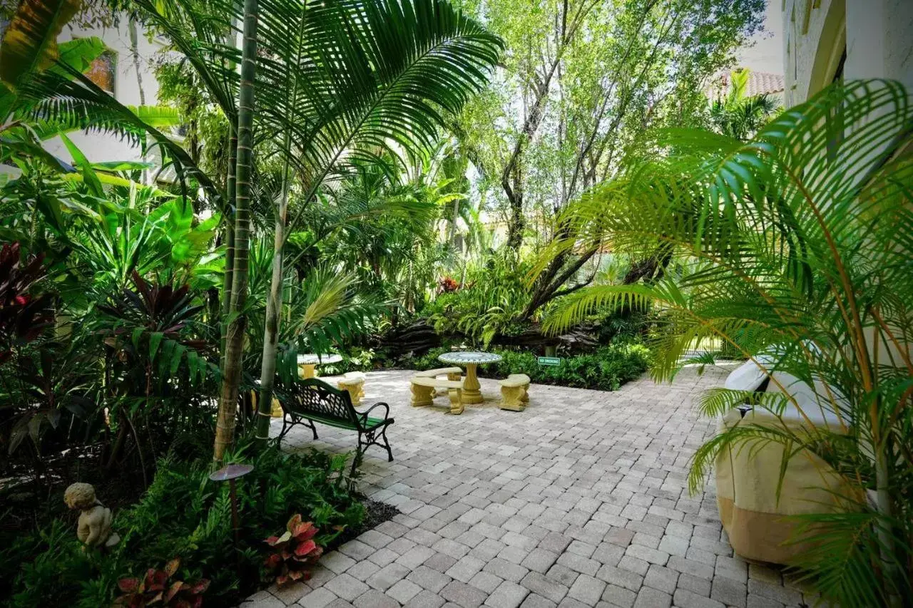 Patio, Garden in Hemingway Suites at Palm Beach Hotel Island