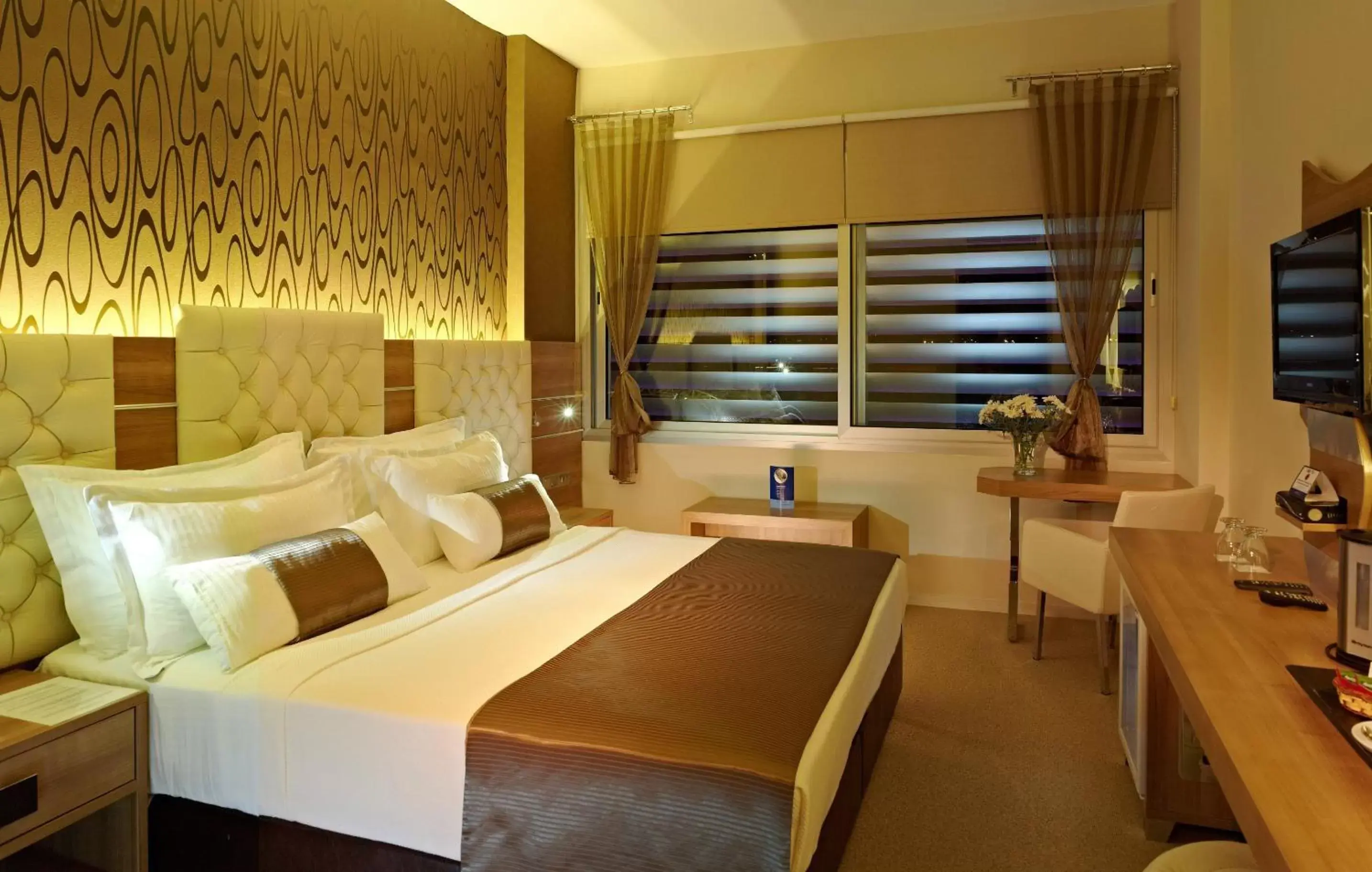 Photo of the whole room, Bed in Orty Airport Hotel