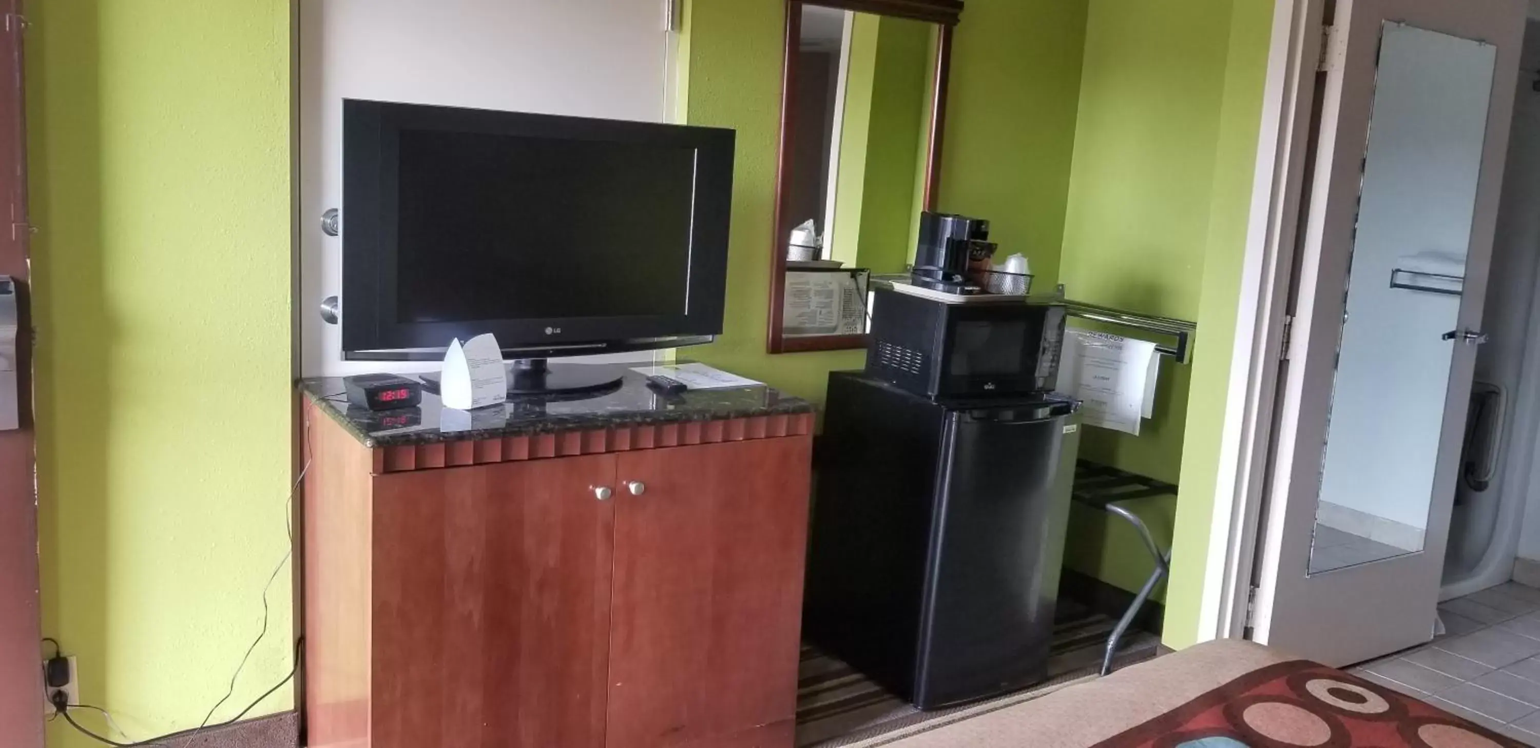 Super 8 by Wyndham Ruther Glen Kings Dominion Area Super 8 by Wyndham Ruther Glen Kings Dominion Area