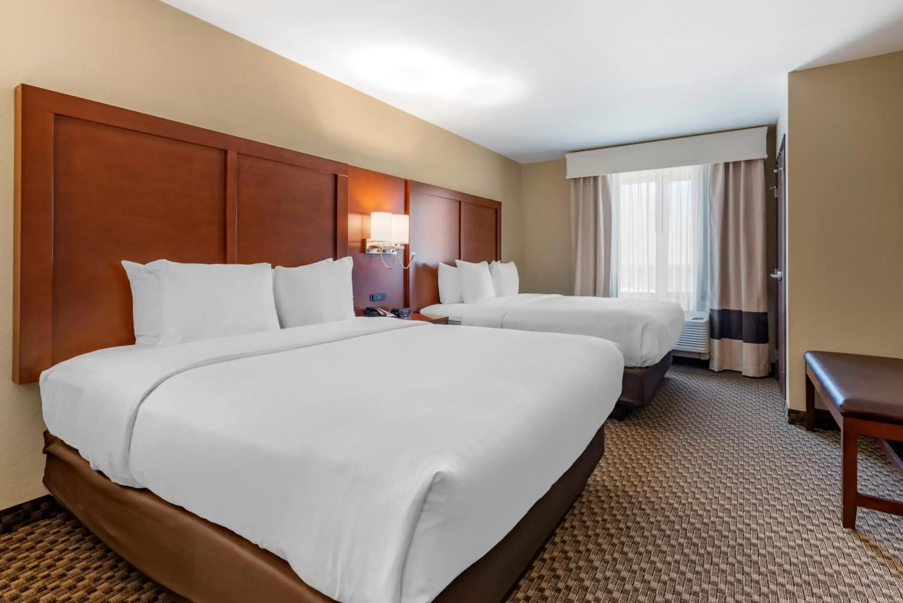 Bed in Comfort Suites Broomfield-Boulder/Interlocken