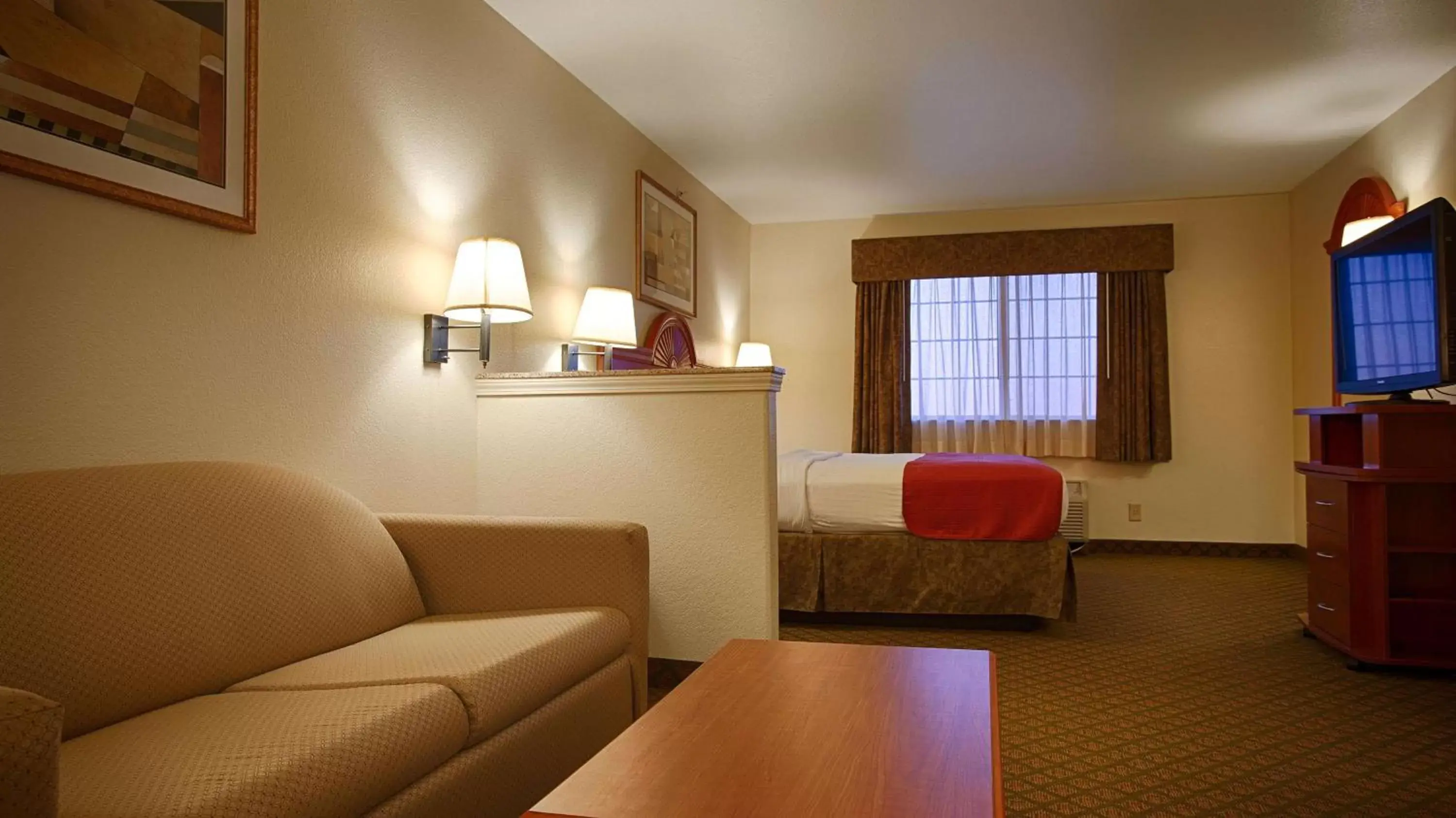 King Suite with Sofa Bed - Non-Smoking in Best Western Inn & Suites - Henrietta
