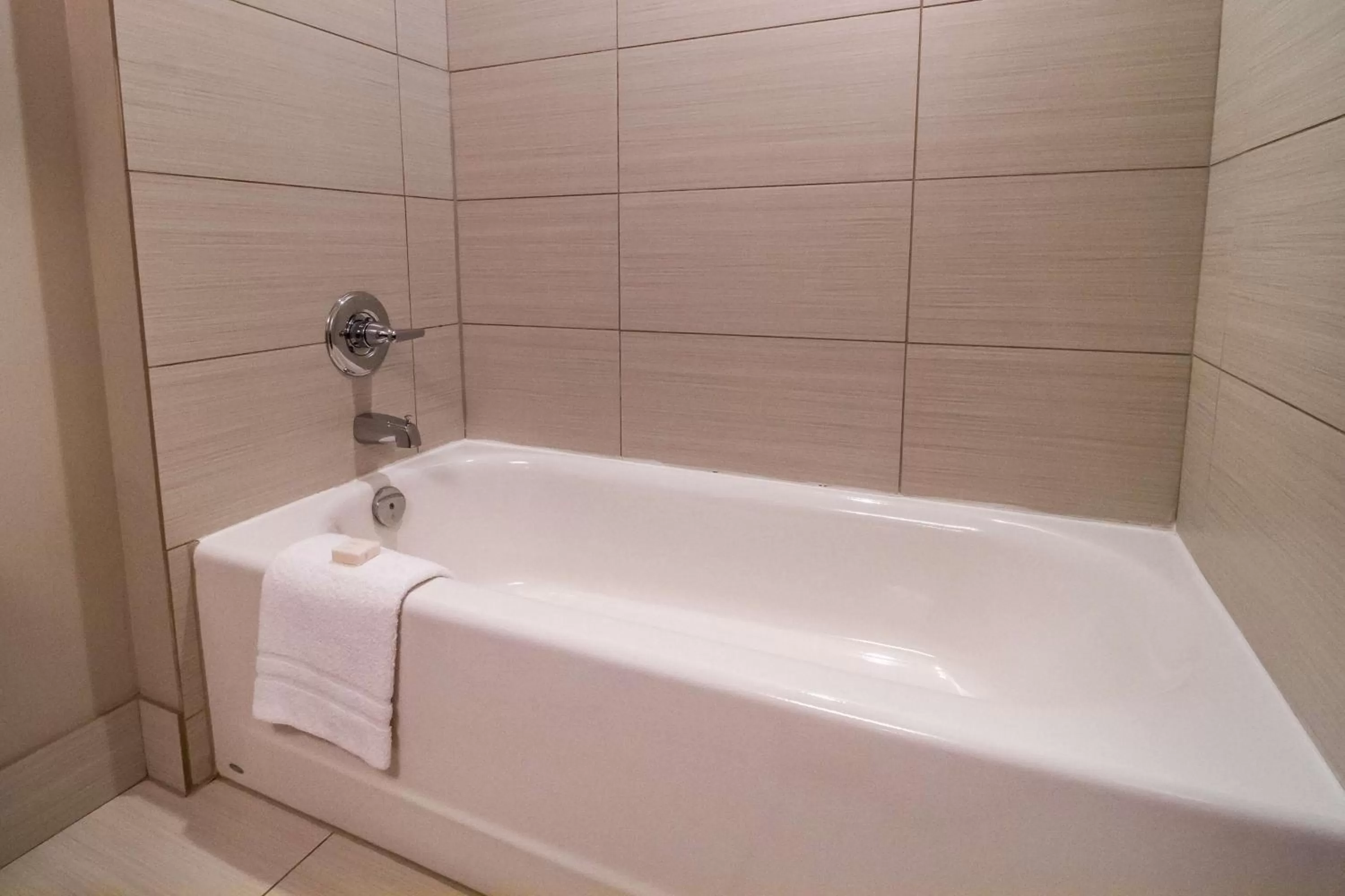 Deluxe Queen Room with Two Queen Beds - Disability Access in Best Western Plus Revelstoke