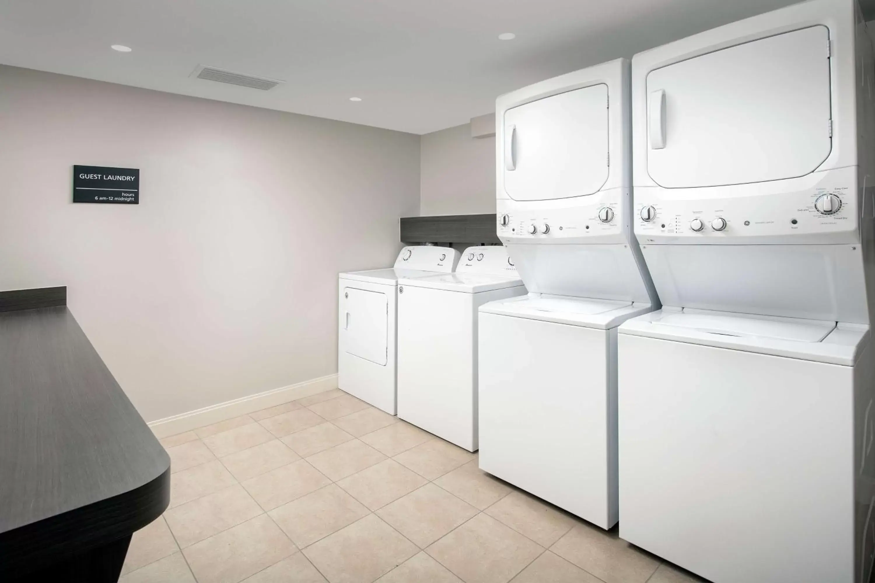 Property building in Hampton Inn Marathon - Florida Keys Property building in Hampton Inn Marathon - Florida Keys