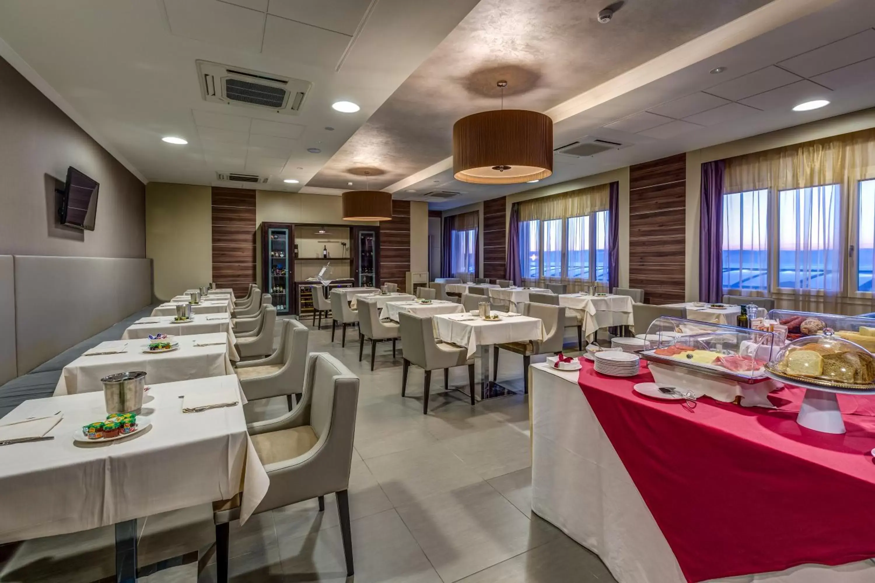 Restaurant/Places to Eat in Best Western Plus Hotel Perla Del Porto