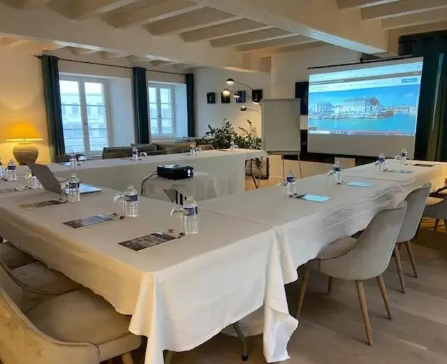 Meeting/conference room in Hôtel Le Galion