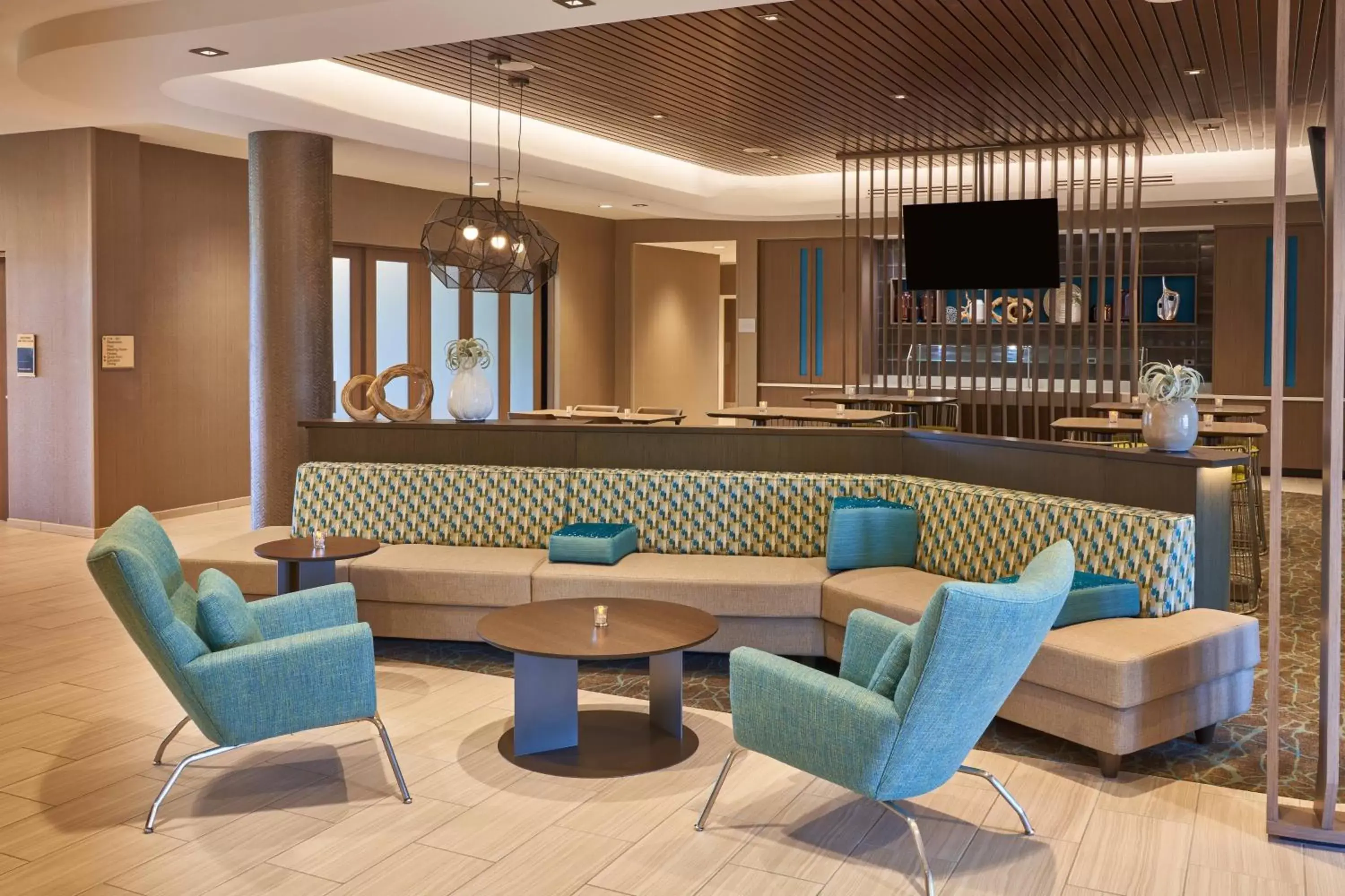 Lobby or reception, Lounge/Bar in SpringHill Suites by Marriott Orlando Lake Nona