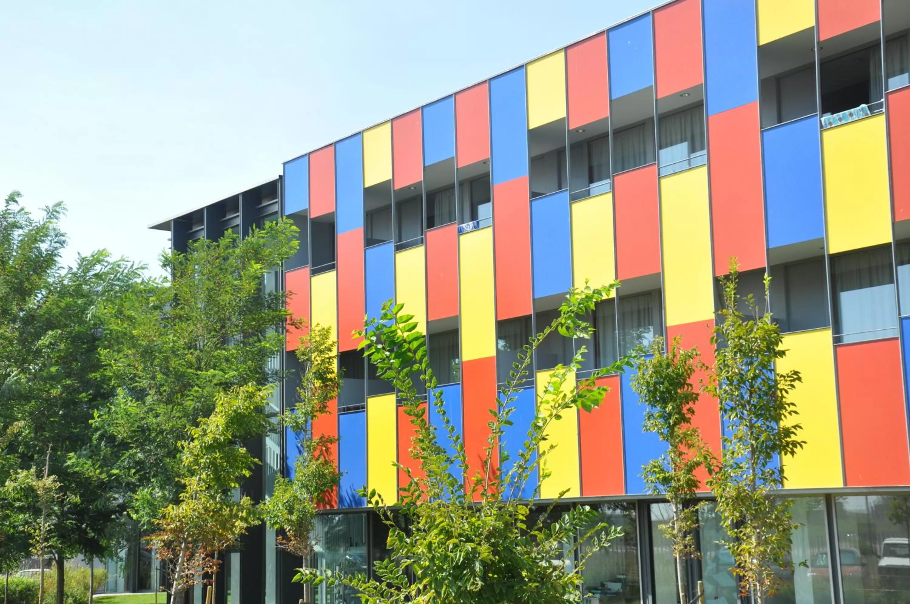 Facade/entrance, Property Building in Centre Esplai Albergue