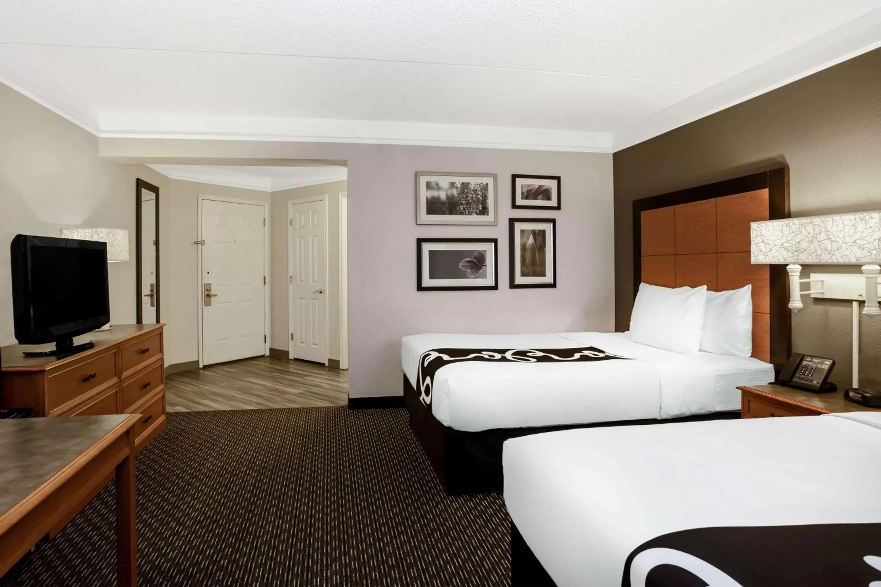 Photo of the whole room, Bed in La Quinta by Wyndham Tucson Airport