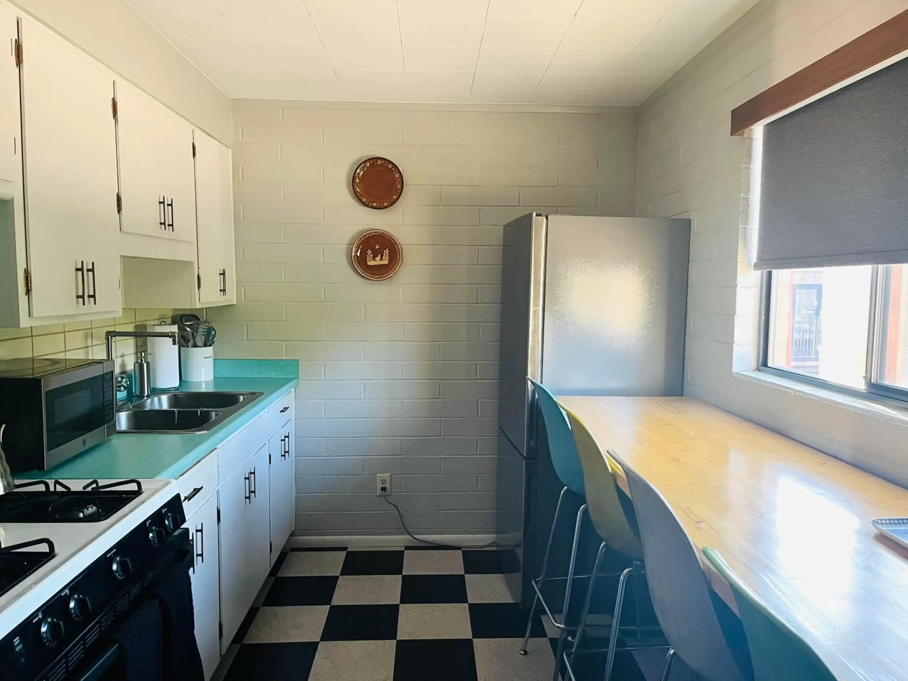 Kitchen/Kitchenette in Star Motel