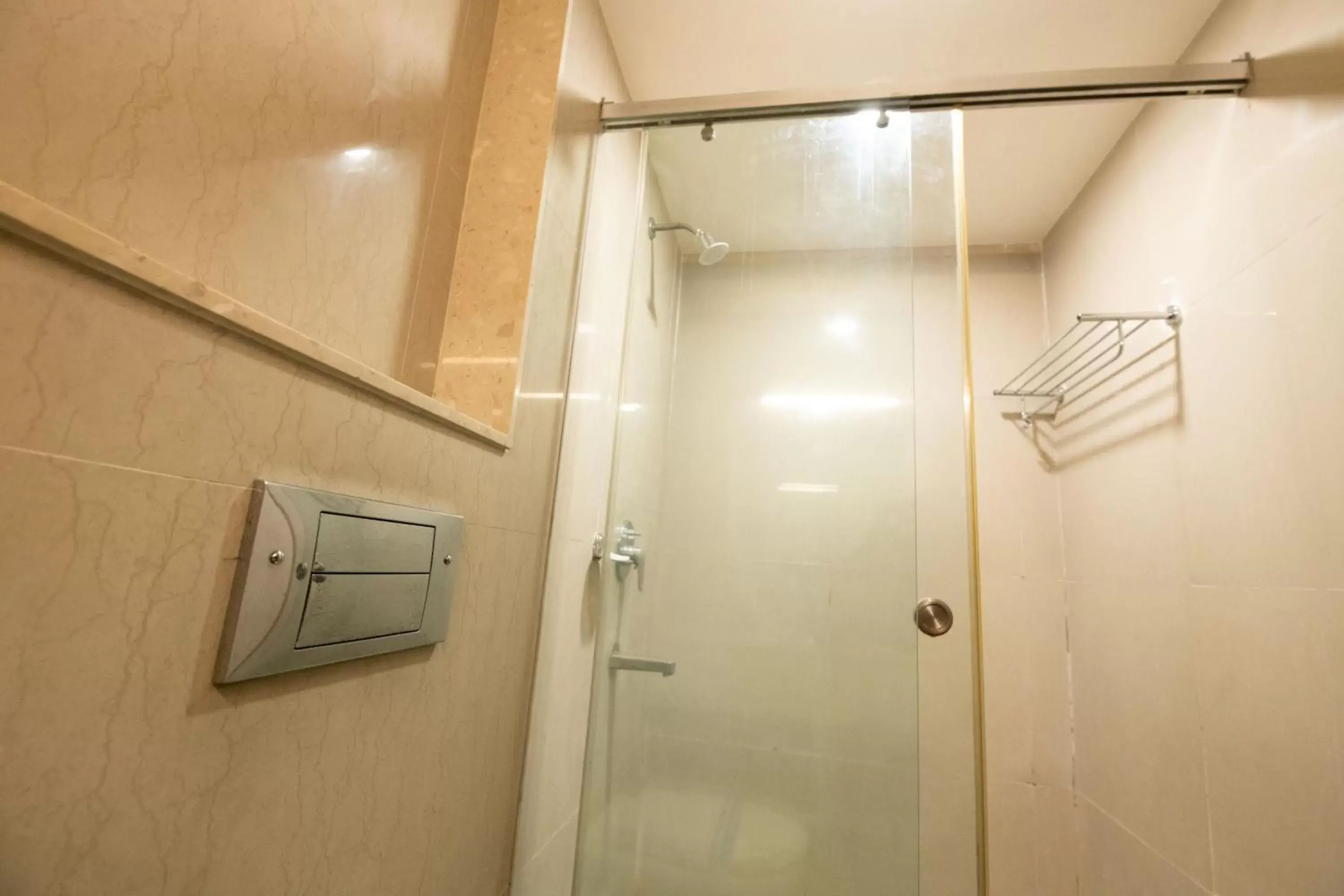 Shower, Bathroom in Hotel High Point
