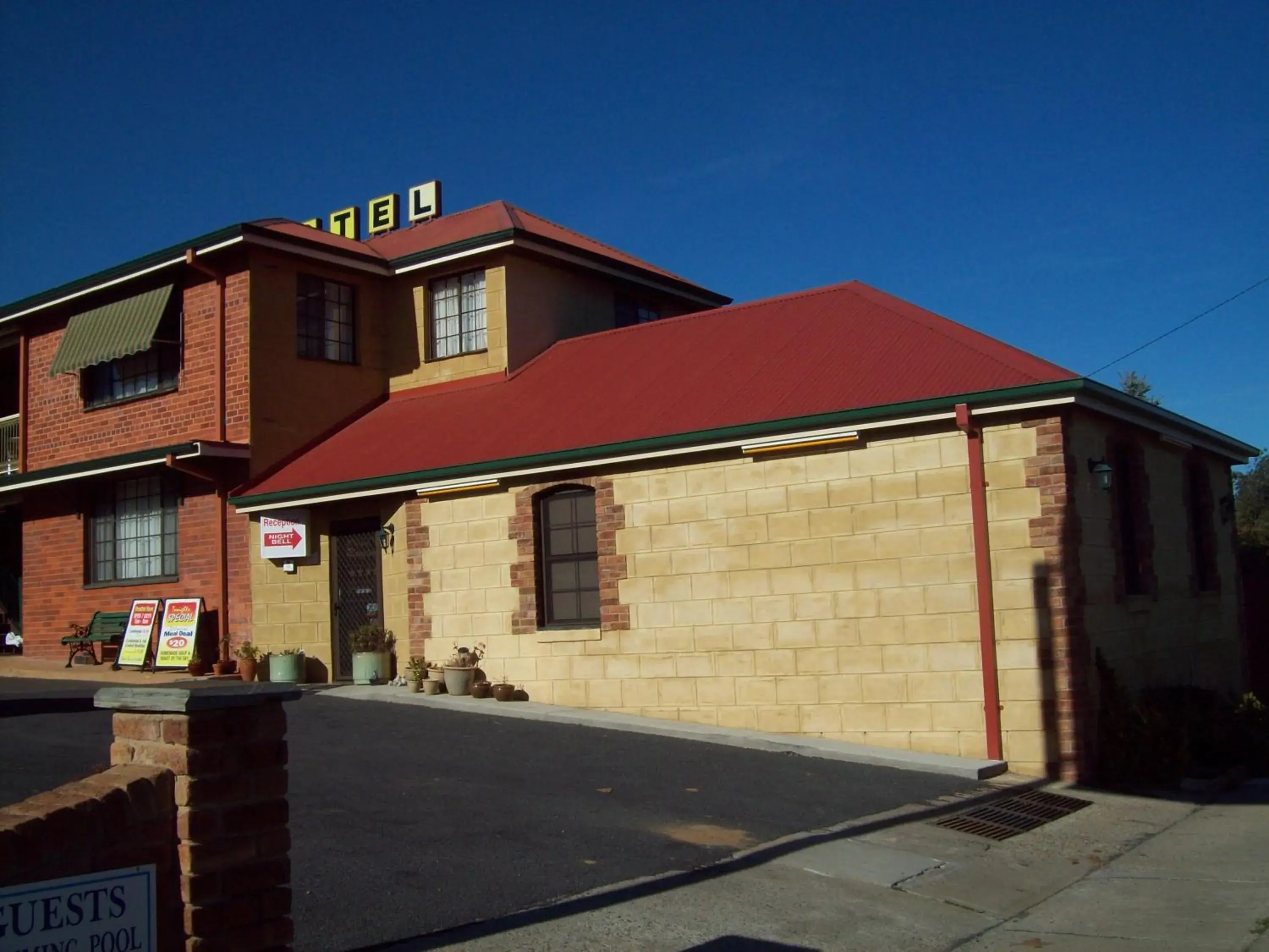 Property Building in Poet's Recall Motel