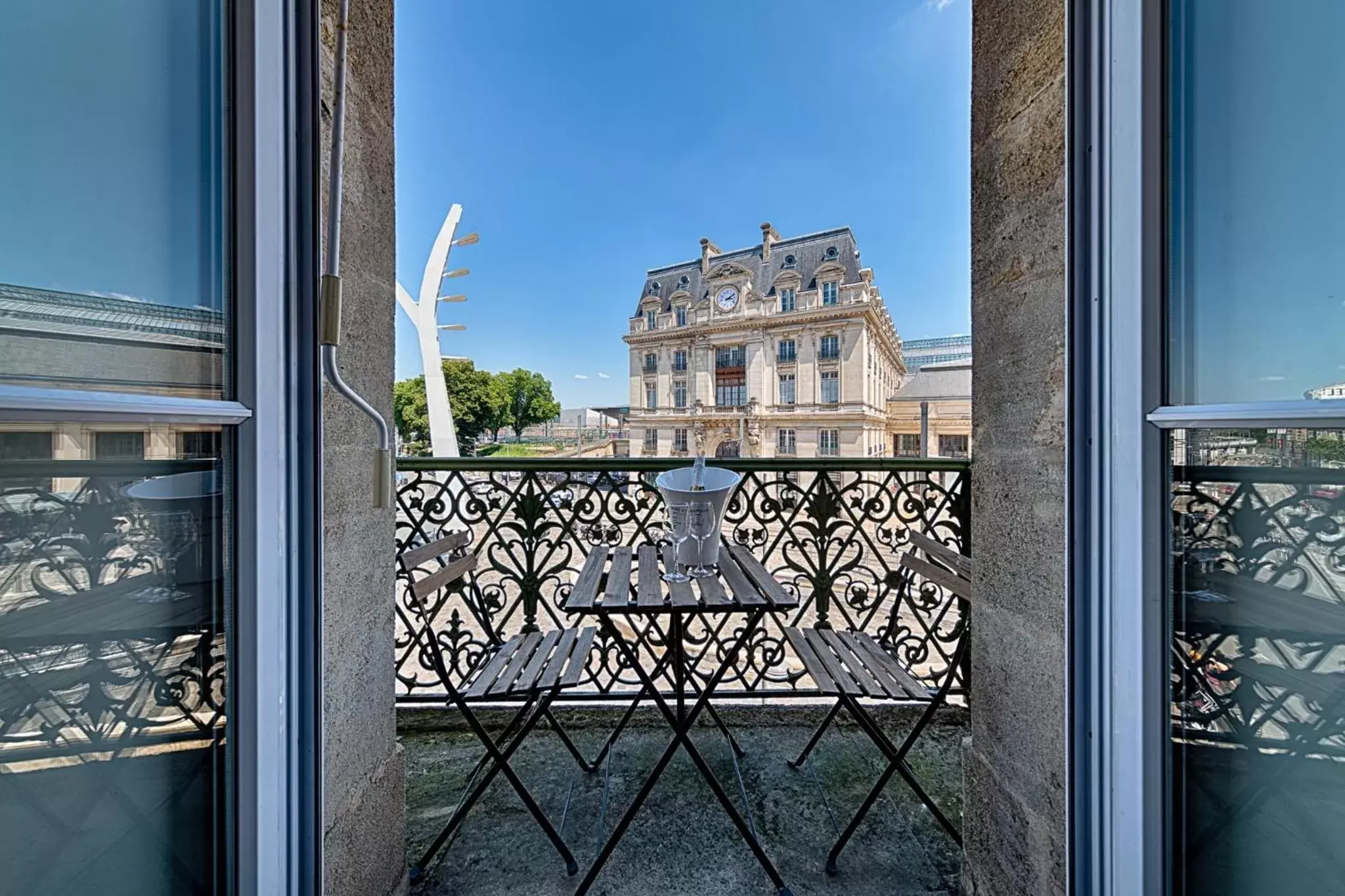 Double Room with Street View in BDX Hôtel - Gare Saint-Jean