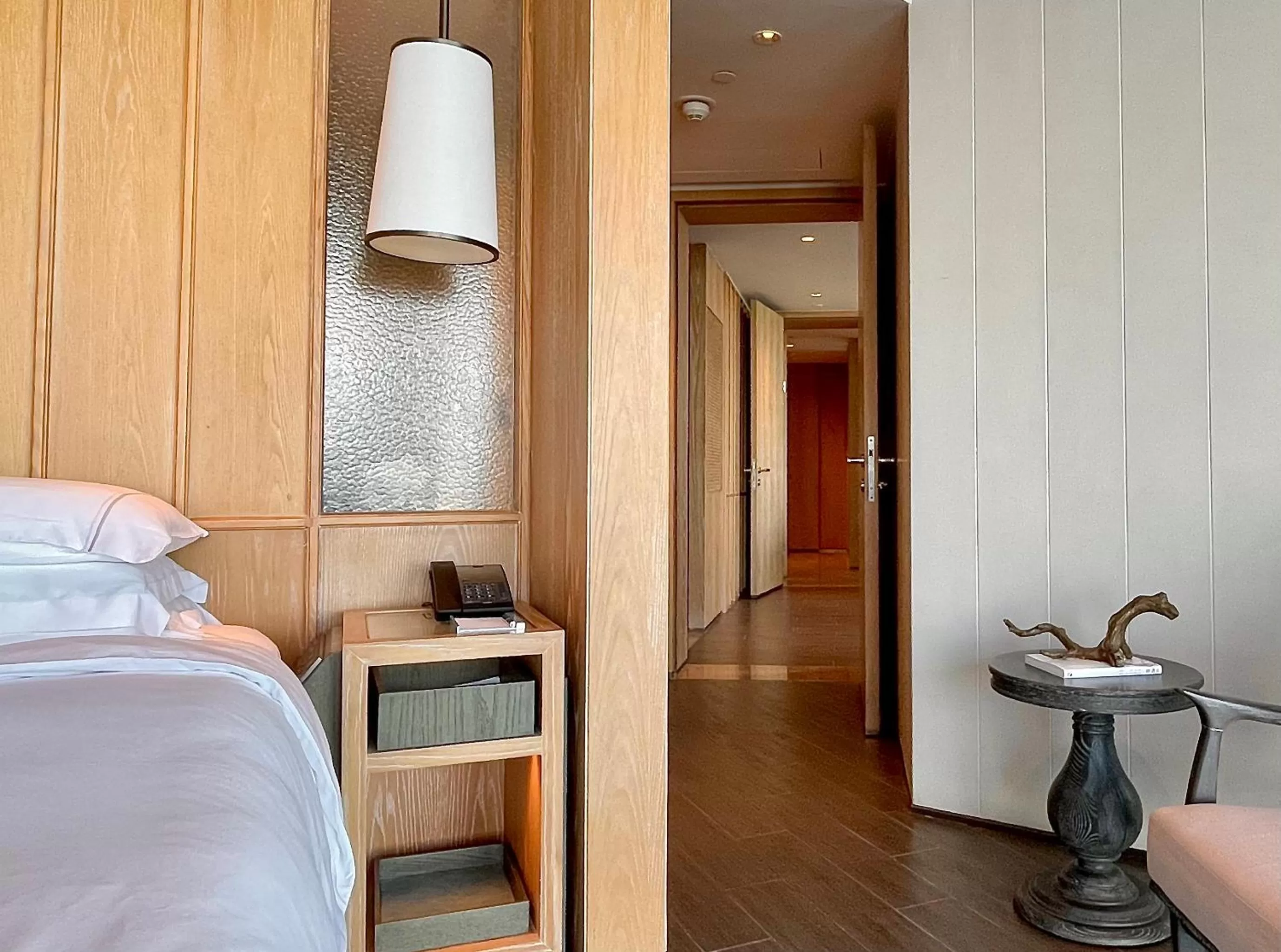 Bedroom, Bed in Rosewood Sanya