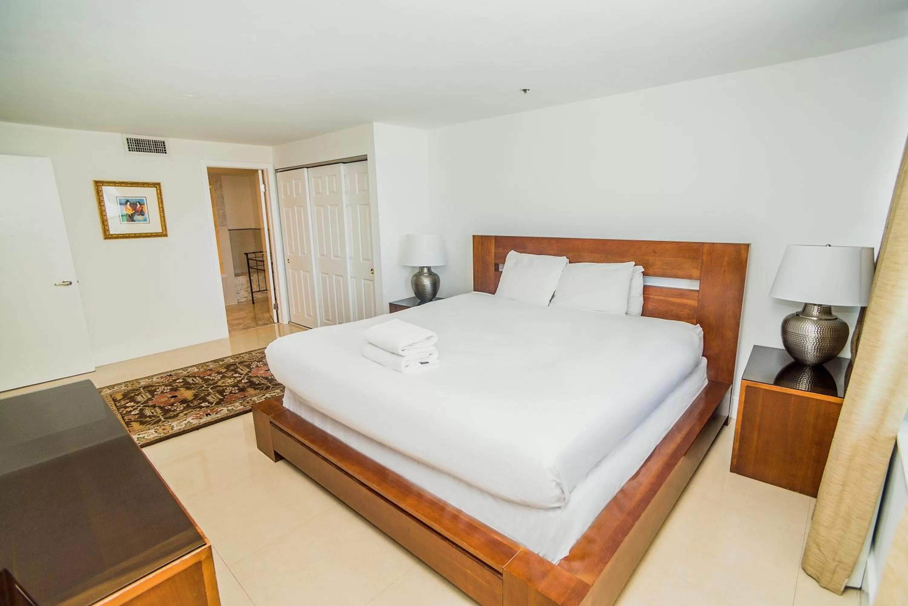 Photo of the whole room, Bed in The Alexander Beach Residences