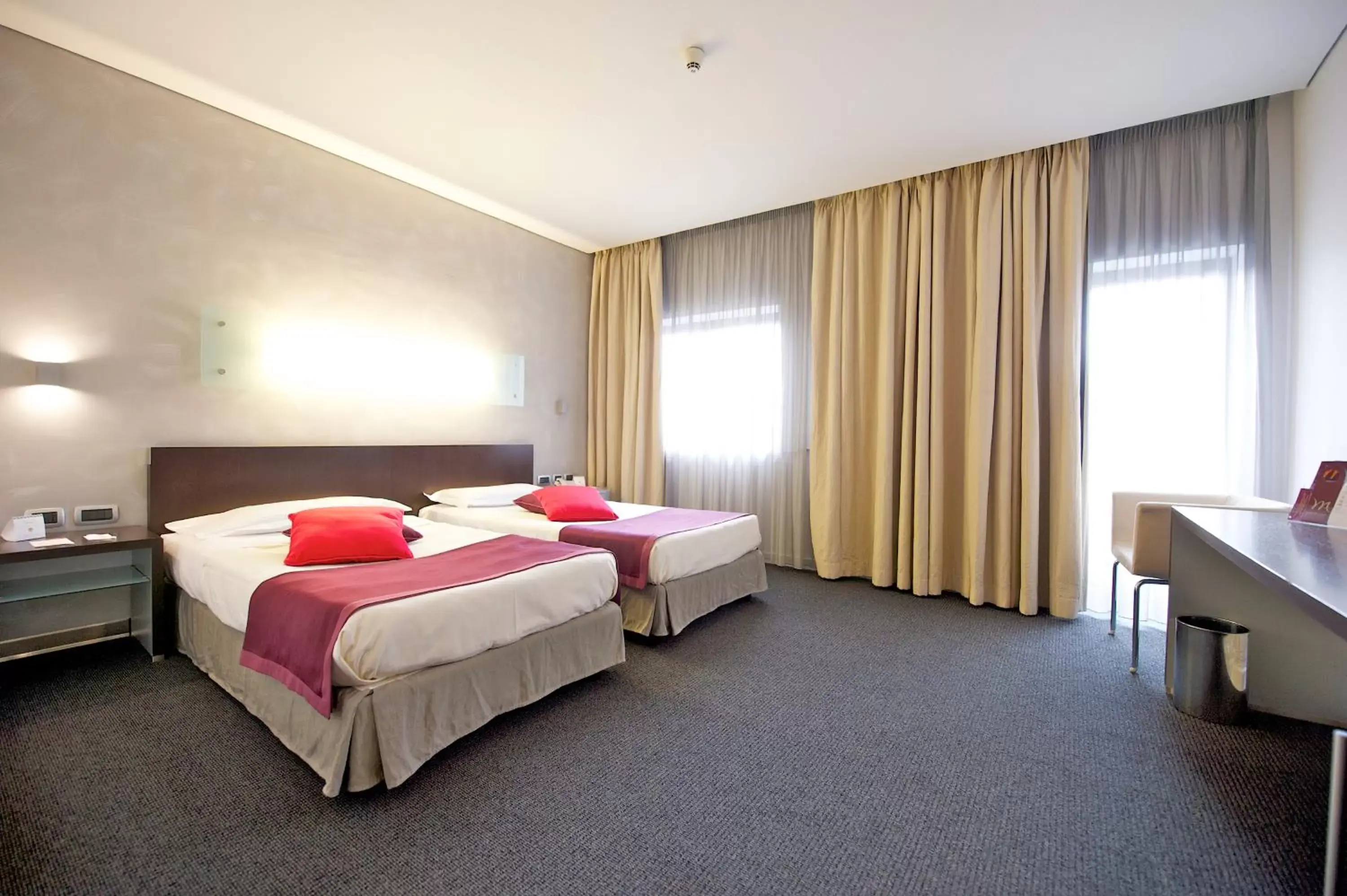 Standard Twin Room in Mercure Palermo Centro