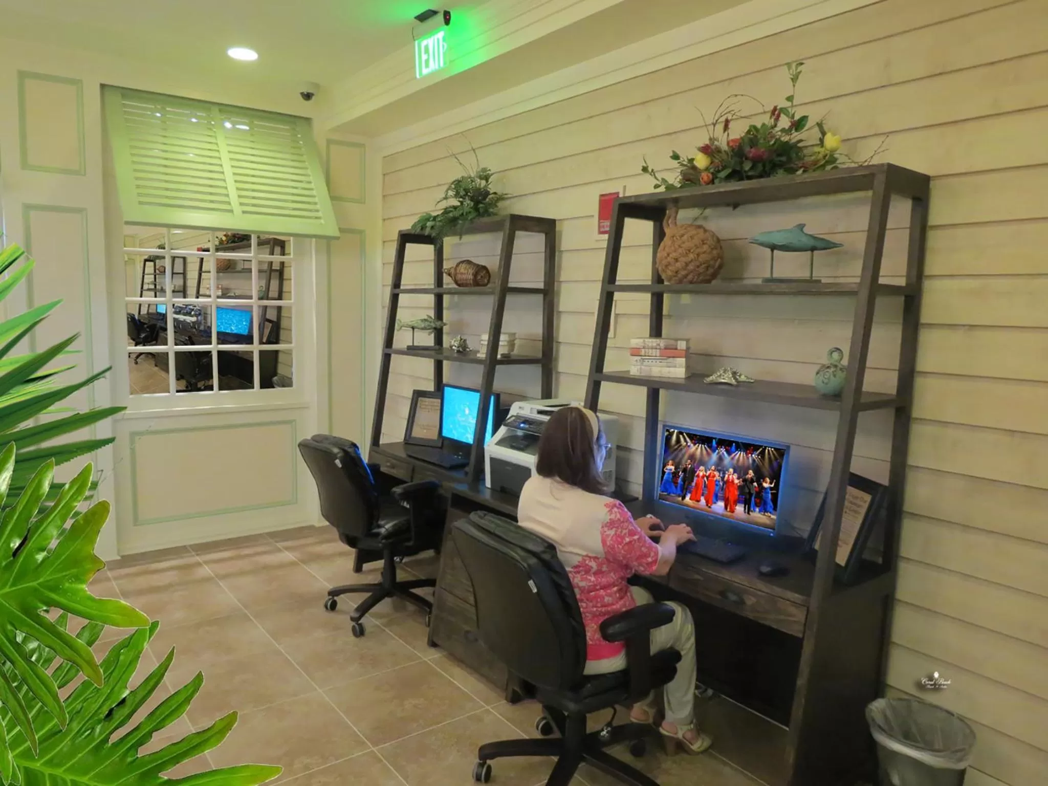 Business facilities in Coral Beach Resort