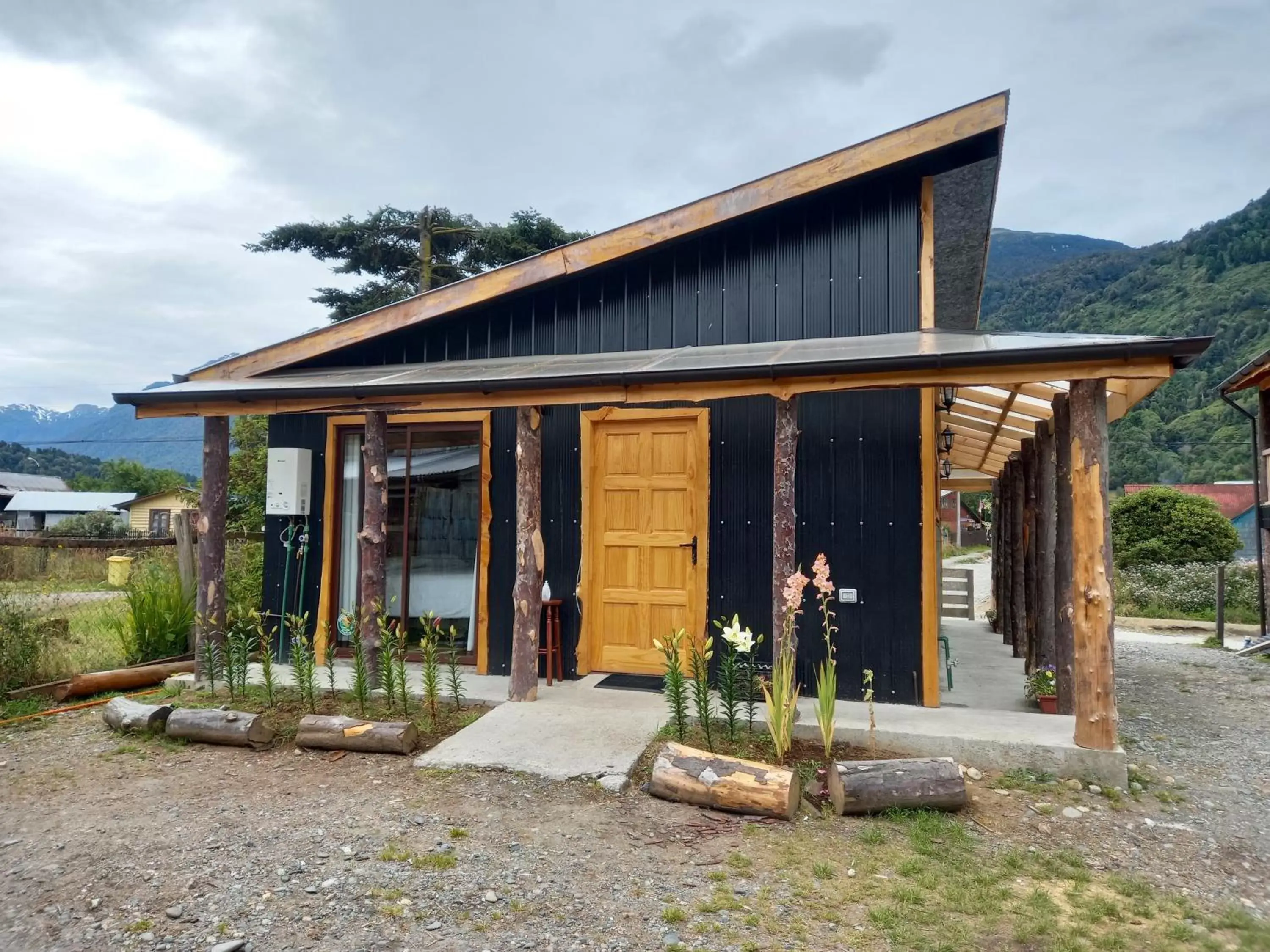 Three-Bedroom Townhouse - single occupancy in Cabanas Senderos Puyuhuapi Three-Bedroom Townhouse - single occupancy in Cabanas Senderos Puyuhuapi