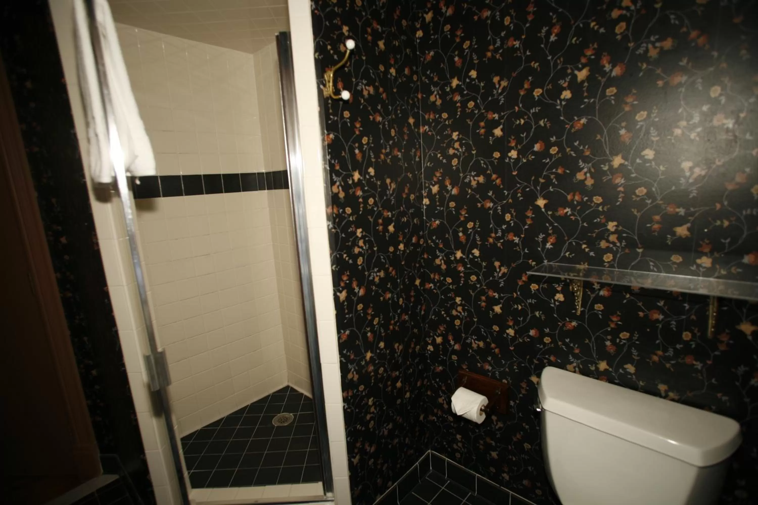 Bathroom in Parsonage Inn Bed and Breakfast