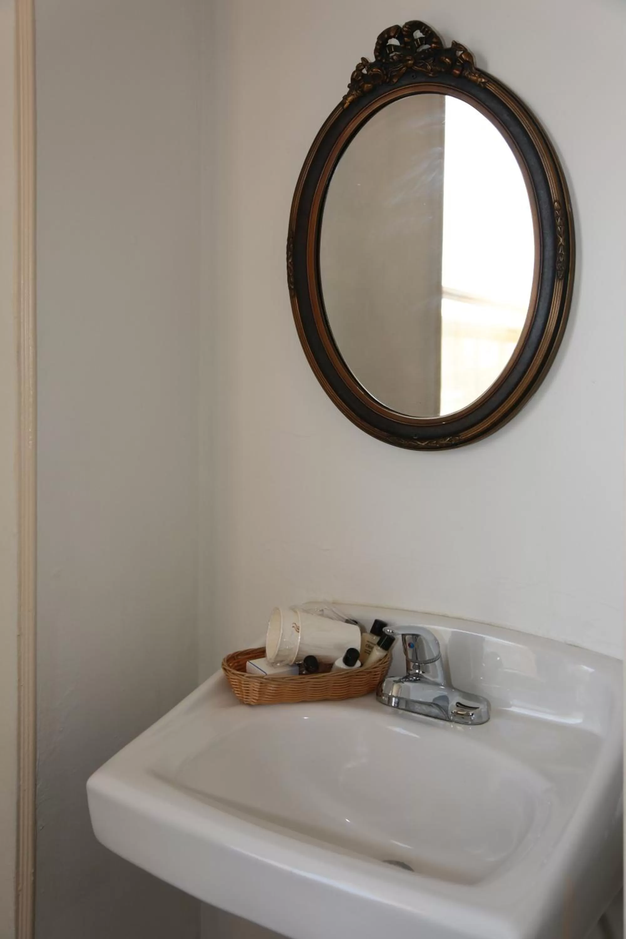 Bedroom in Nash Hotel