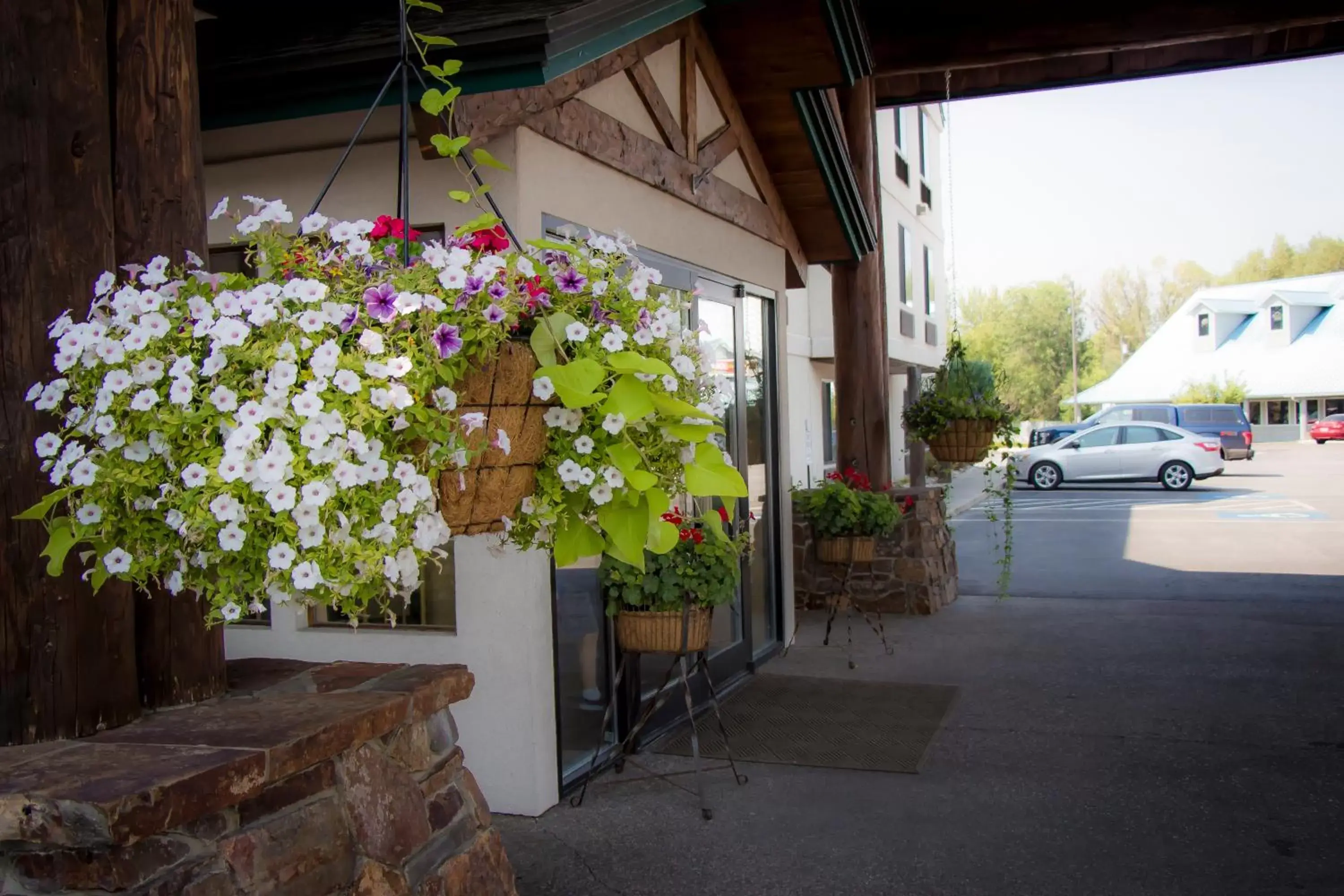 Facade/entrance in Bitterroot River Inn and Conference Center