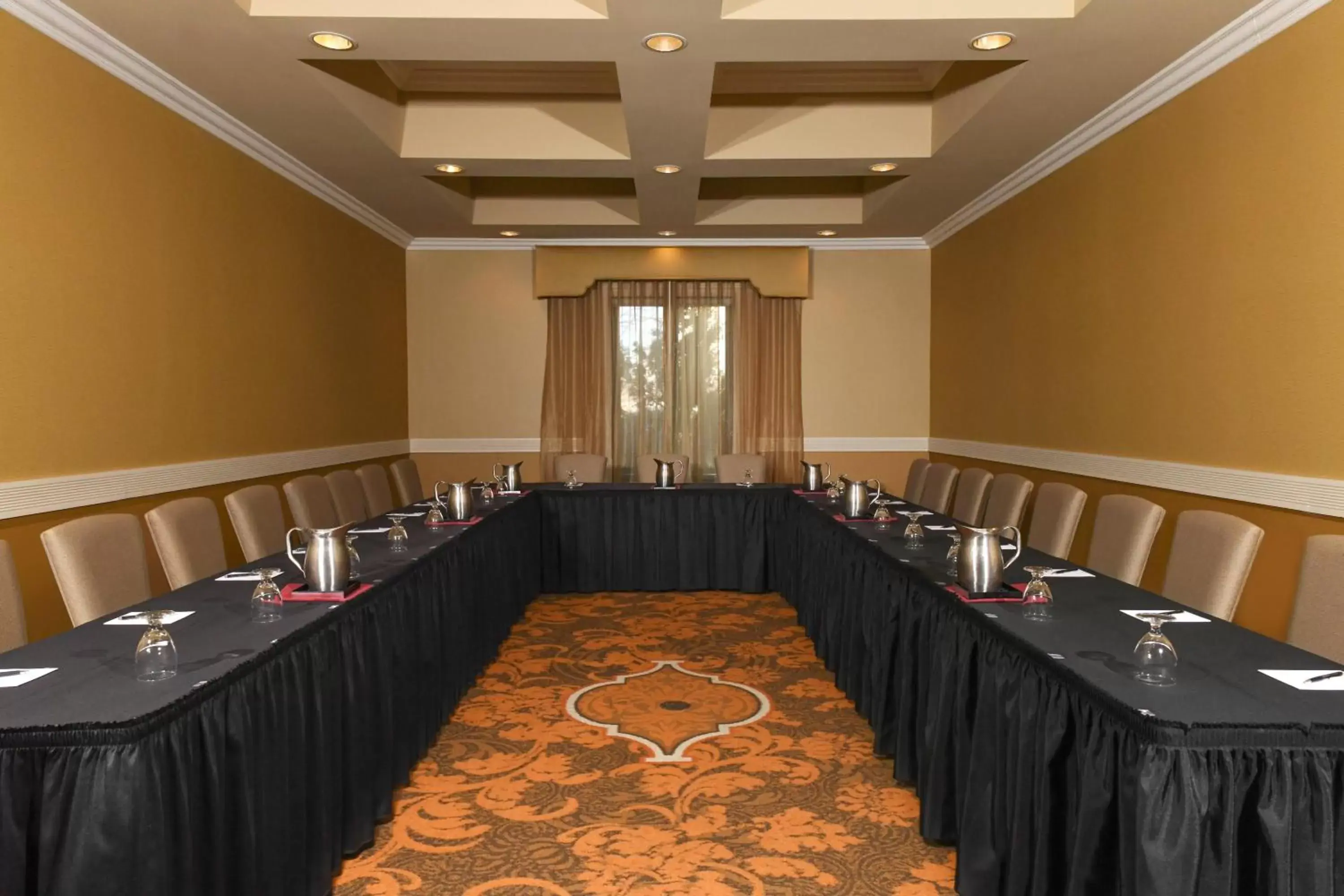 Meeting/conference room in Woolley's Classic Suites Denver Airport