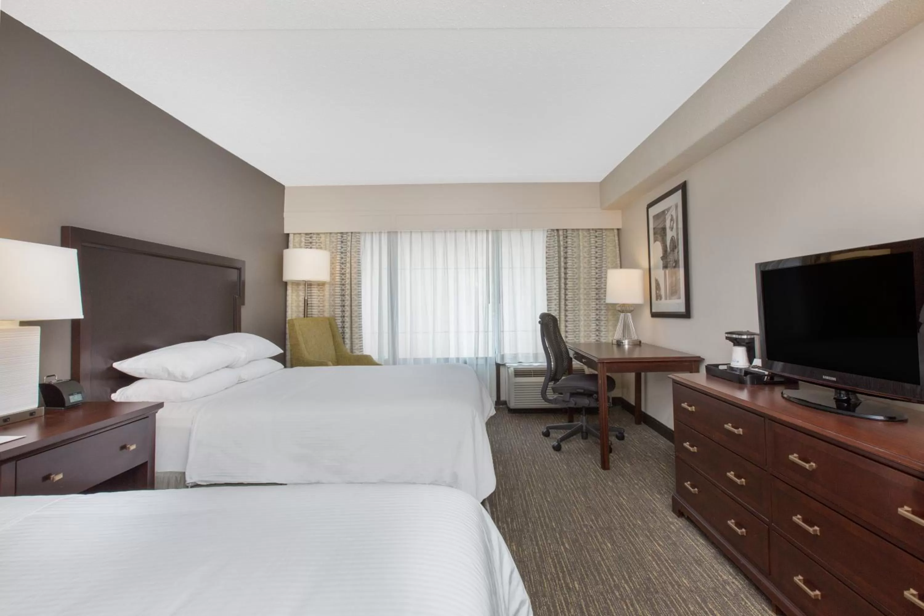 Photo of the whole room, Bed in Wyndham Philadelphia-Historic District