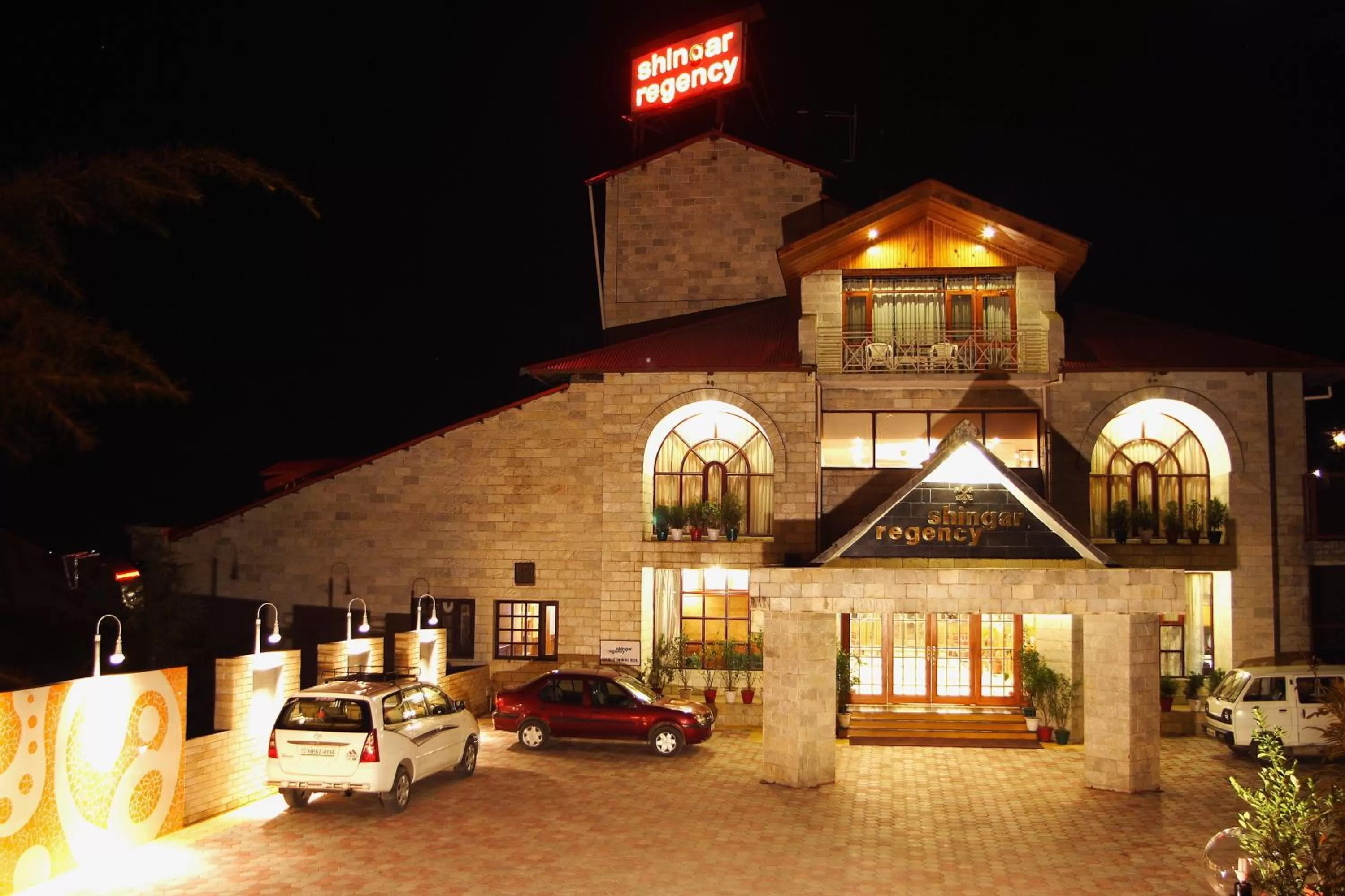 Facade/entrance in Shingar Regency