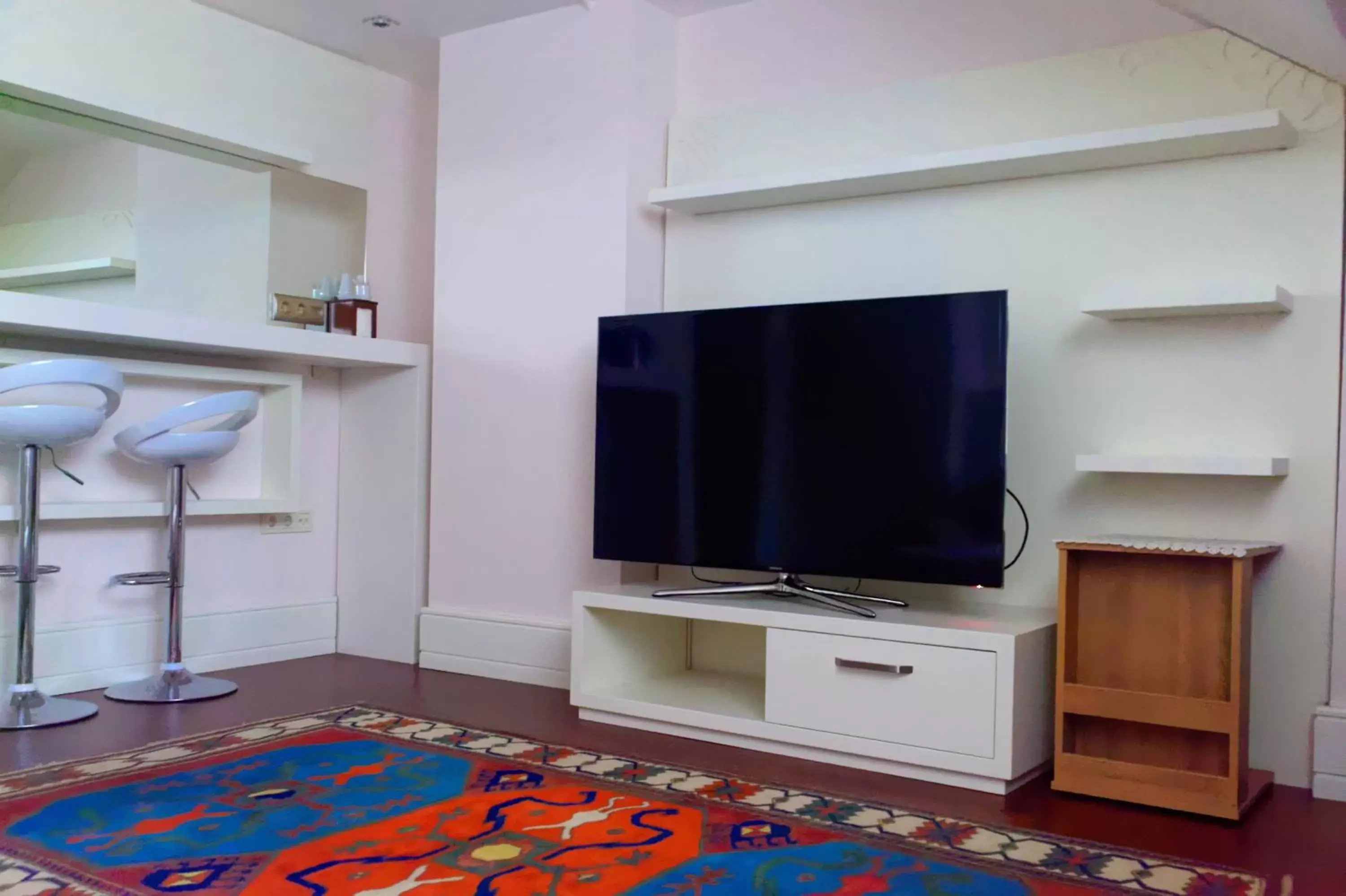 TV and multimedia, TV/Entertainment Center in Ada Hotel Istanbul