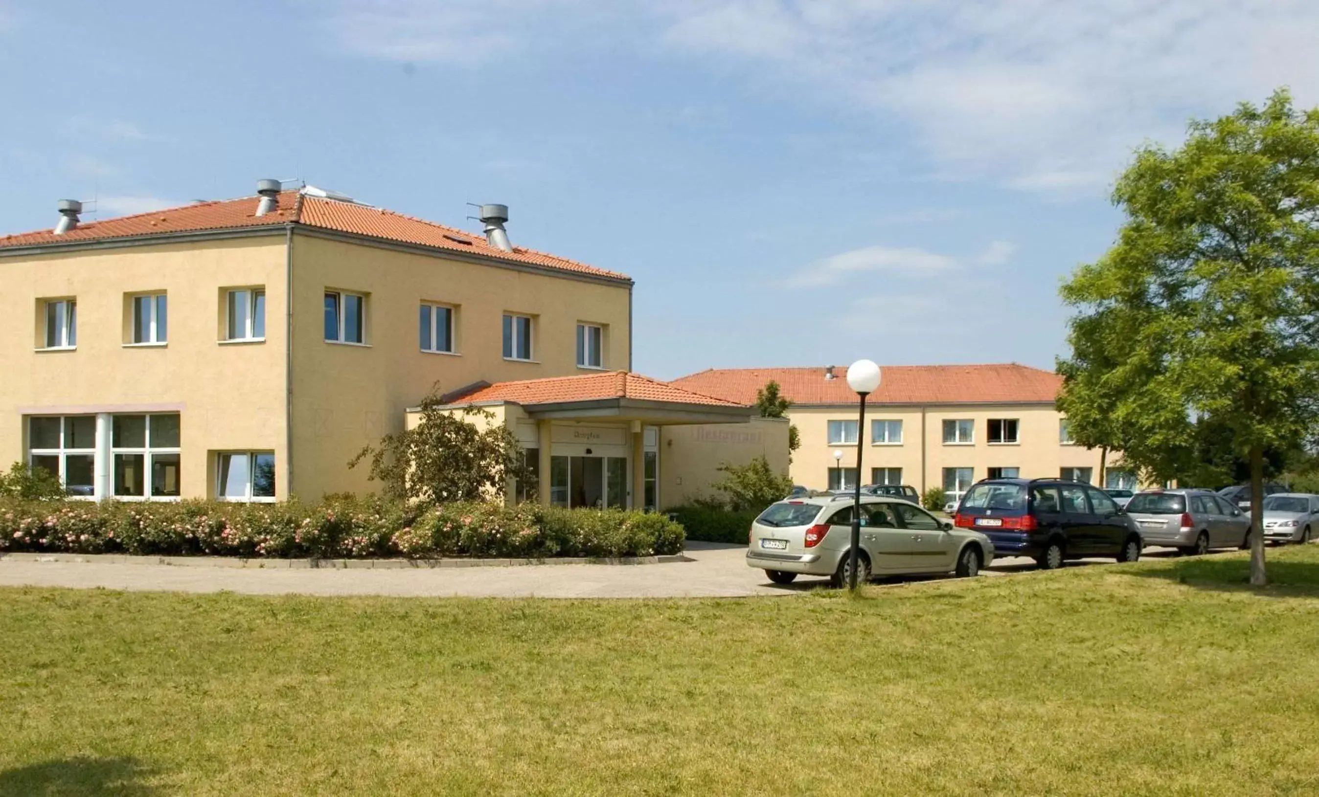 Property Building in Days Inn Dessau