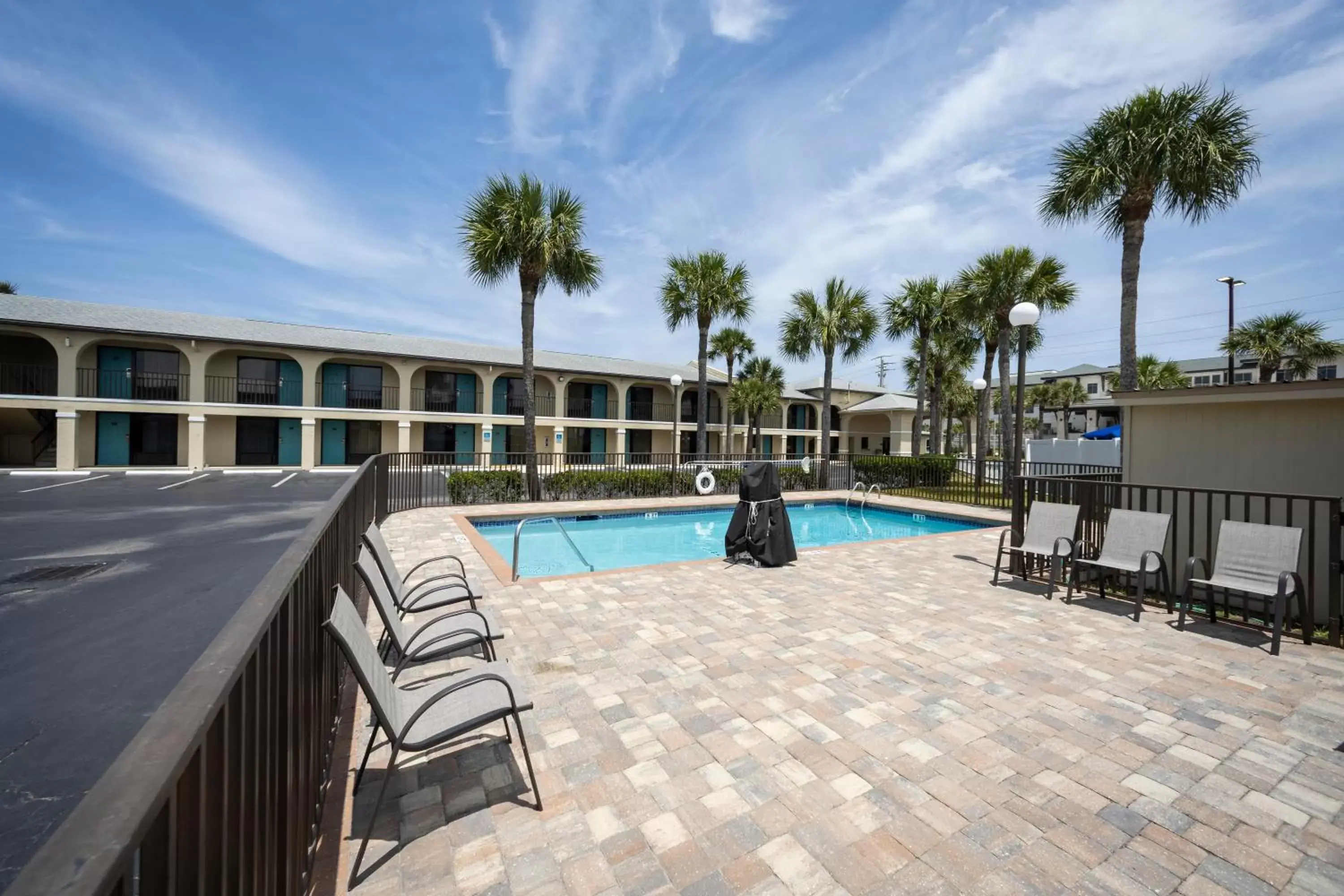 Swimming Pool in Ocean Breeze Inn