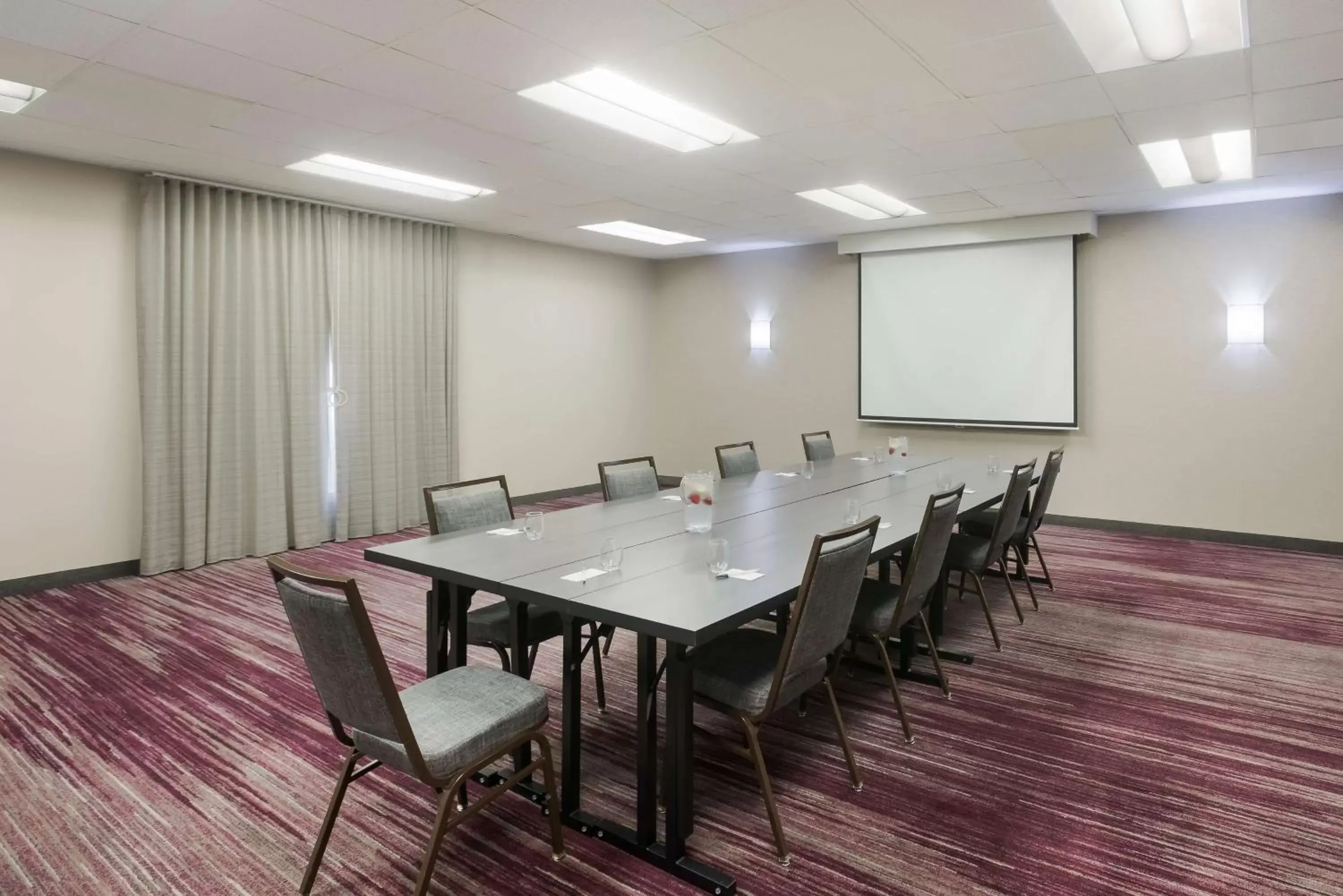 Meeting/conference room in Sonesta Select Atlanta Midtown Georgia Tech
