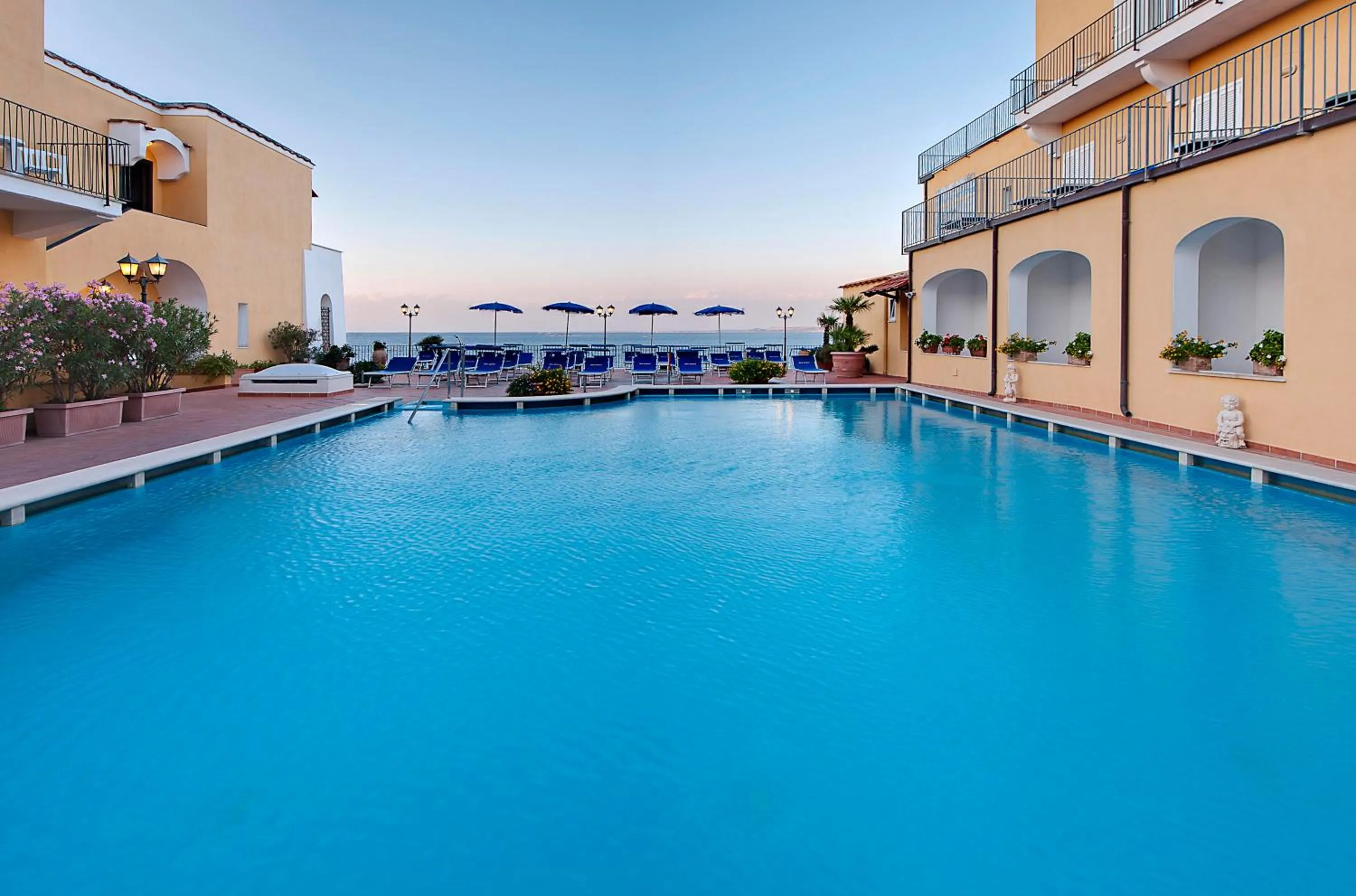 Swimming pool in Parco Aurora Terme