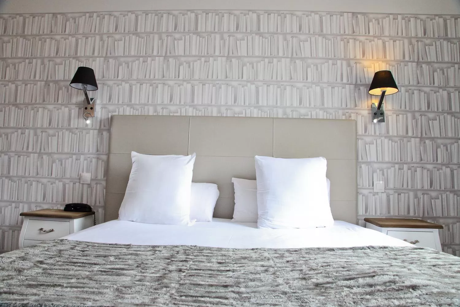 Bed in Hotel La Villa Nice Victor Hugo