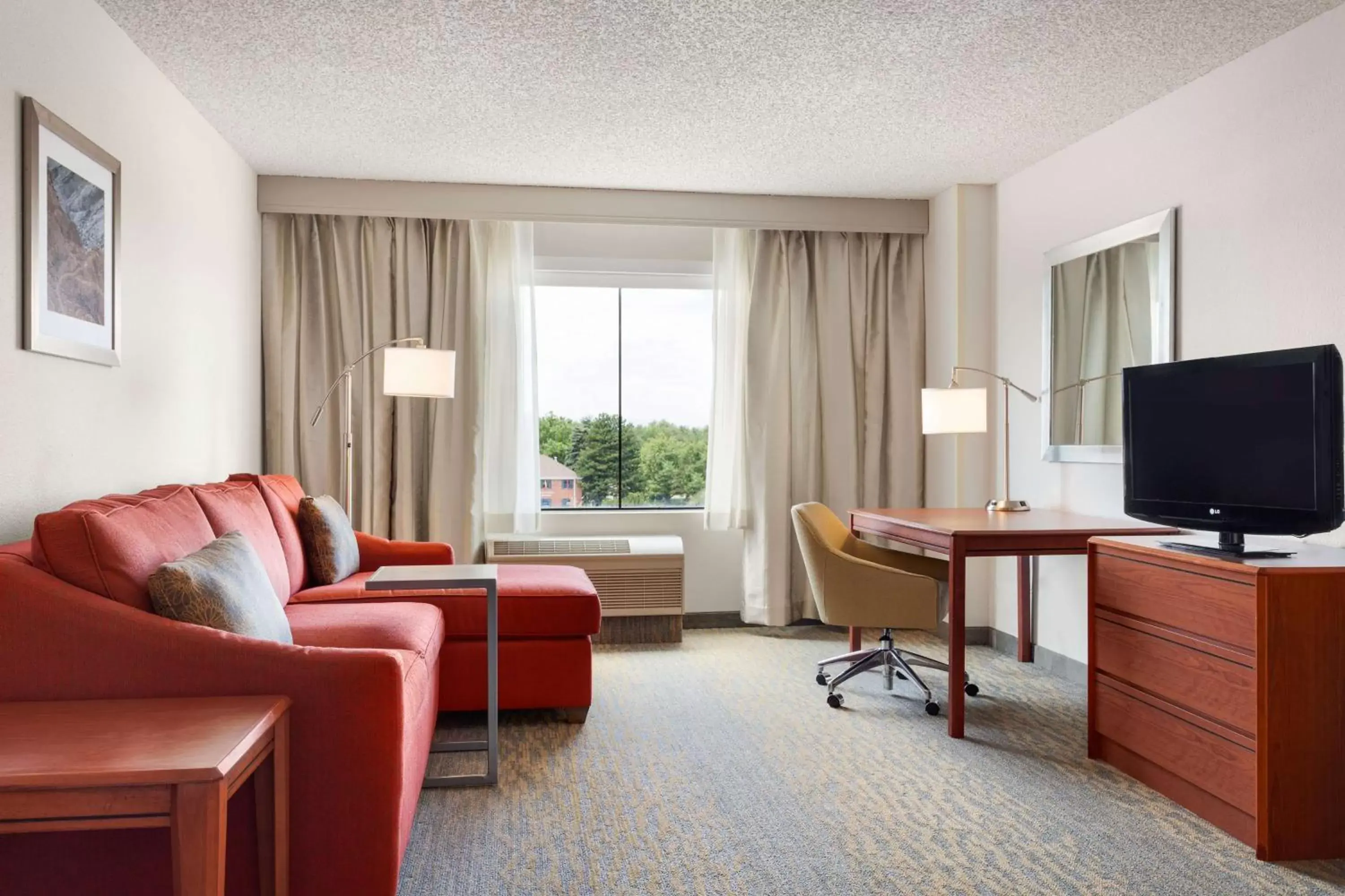 Bed, Seating Area in Hampton Inn & Suites Denver-Cherry Creek