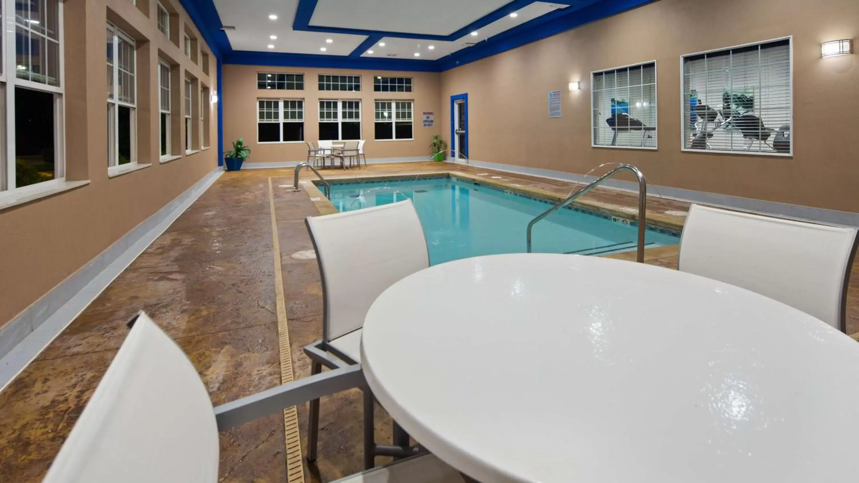 On site, Swimming Pool in Best Western PLUS Inn of Muskogee