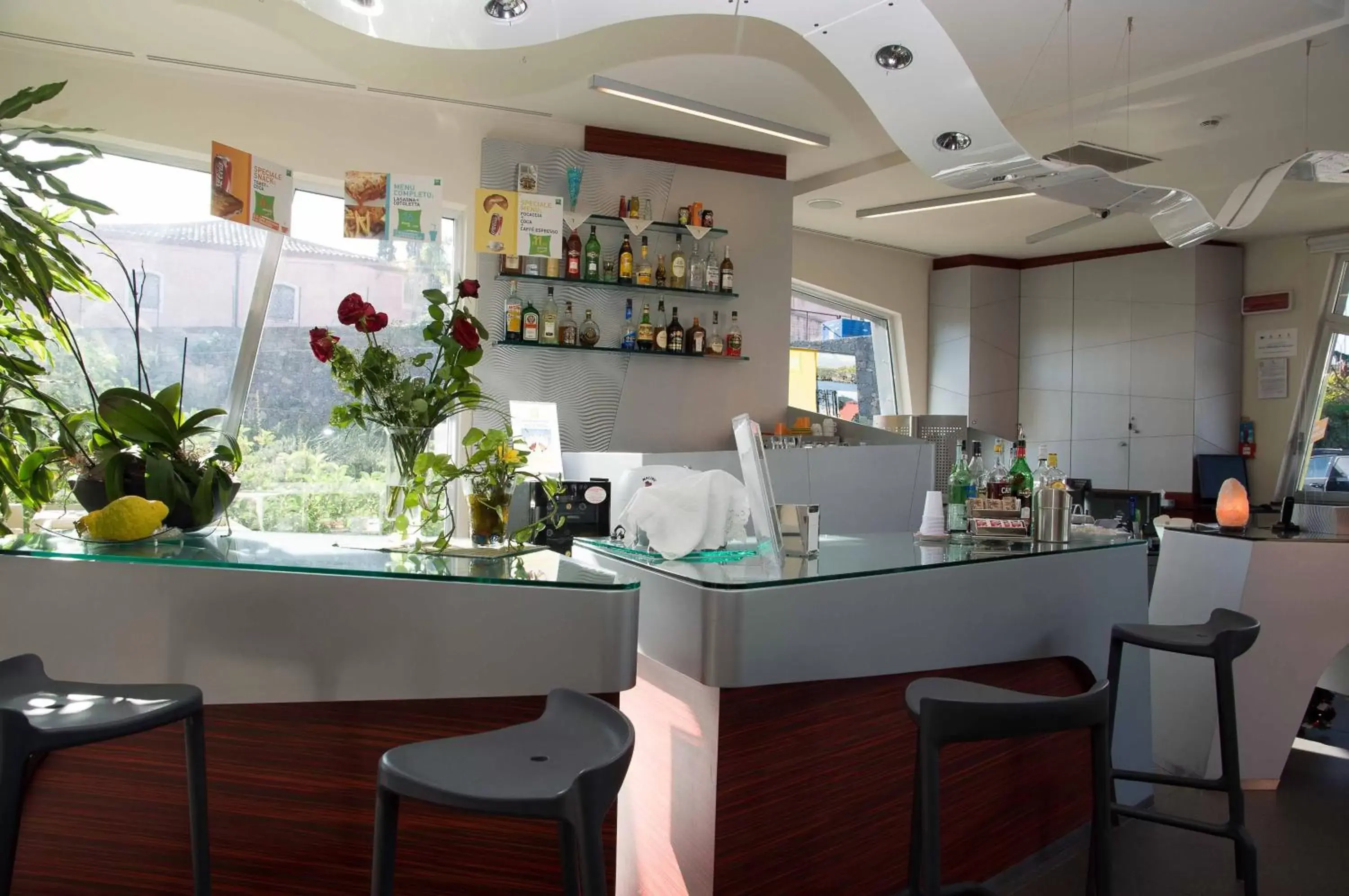 Lounge or bar in ibis Styles Catania Acireale