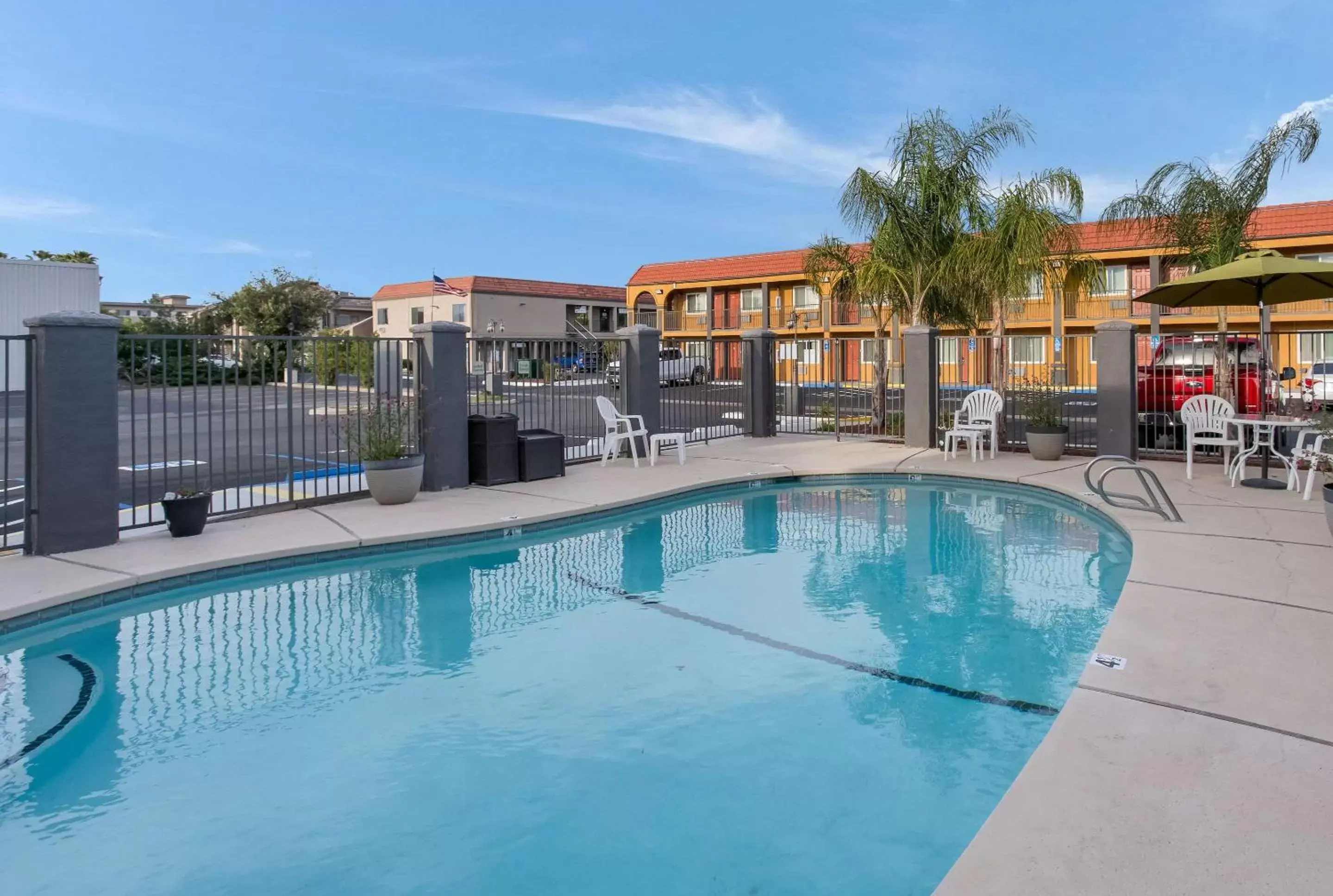 Pool view, Swimming Pool in Quality Inn Redding