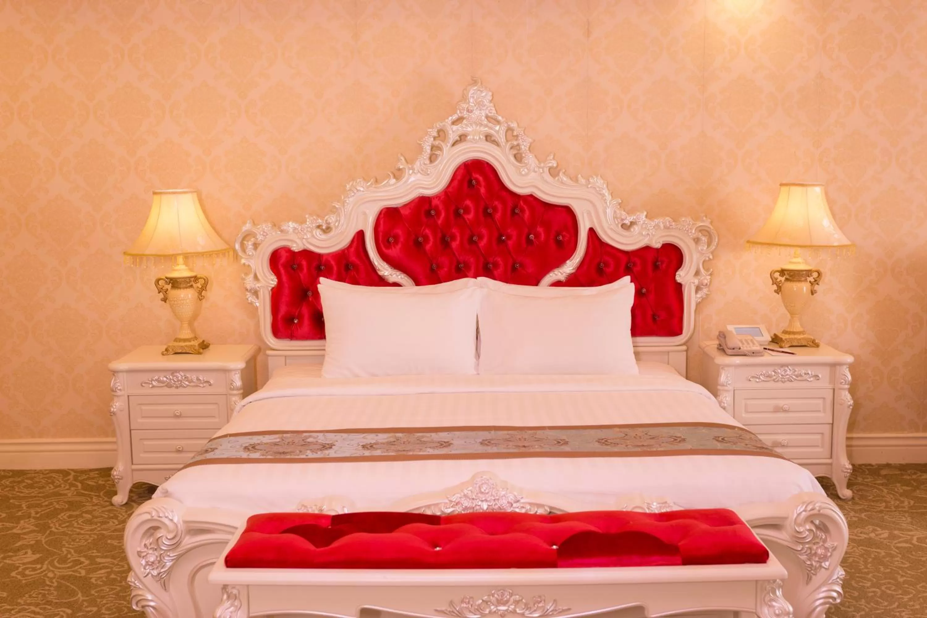 Bed in The Grand Kandyan