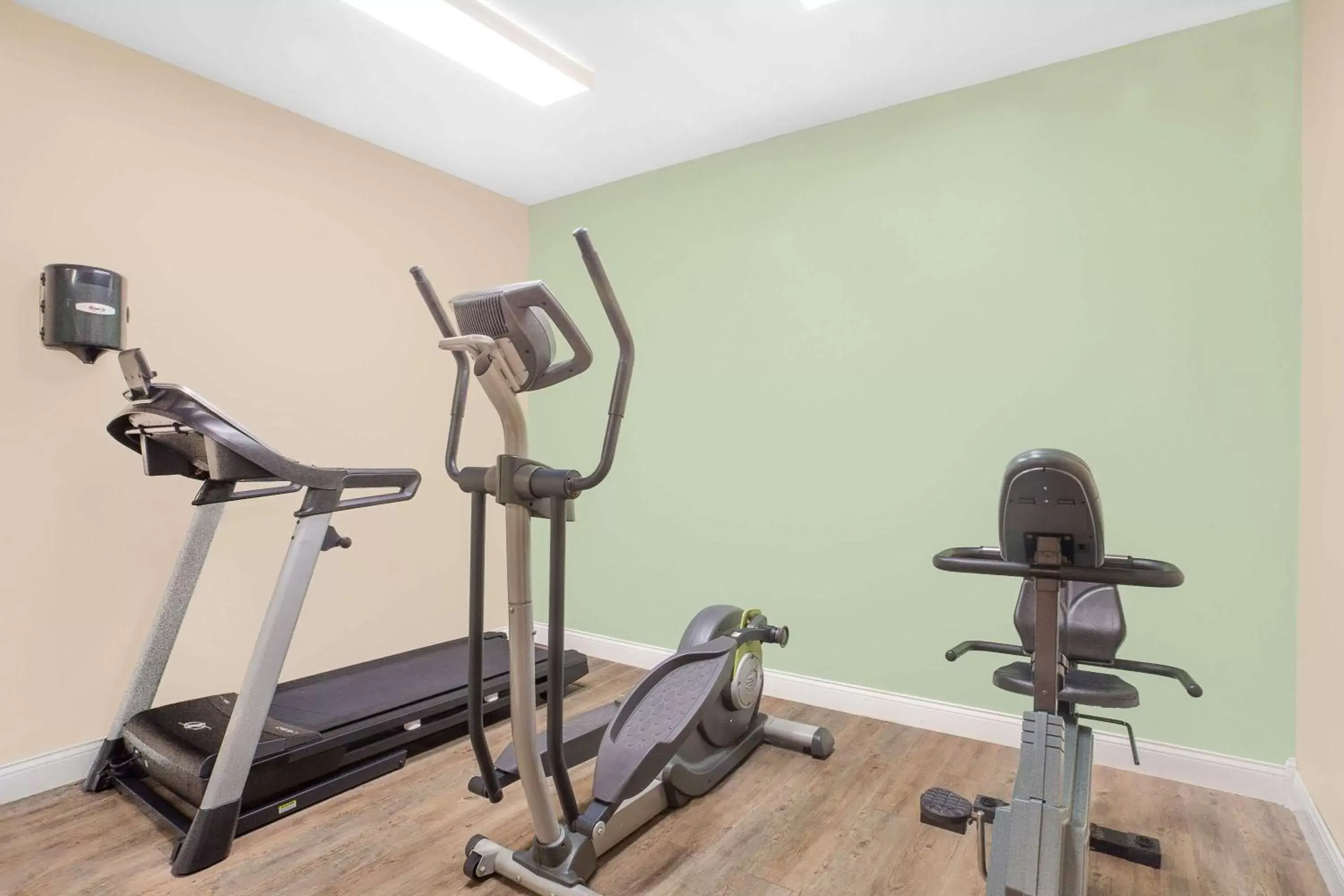 Fitness centre/facilities, Fitness Center/Facilities in Super 8 by Wyndham Central City