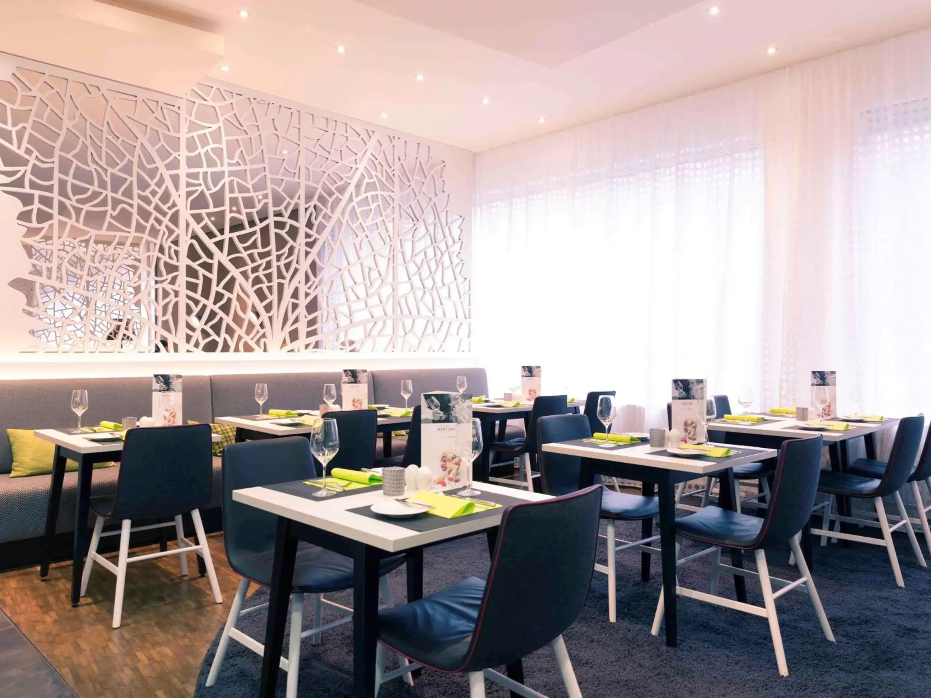 Lounge or bar, Restaurant/Places to Eat in Mercure Hotel Stuttgart City Center