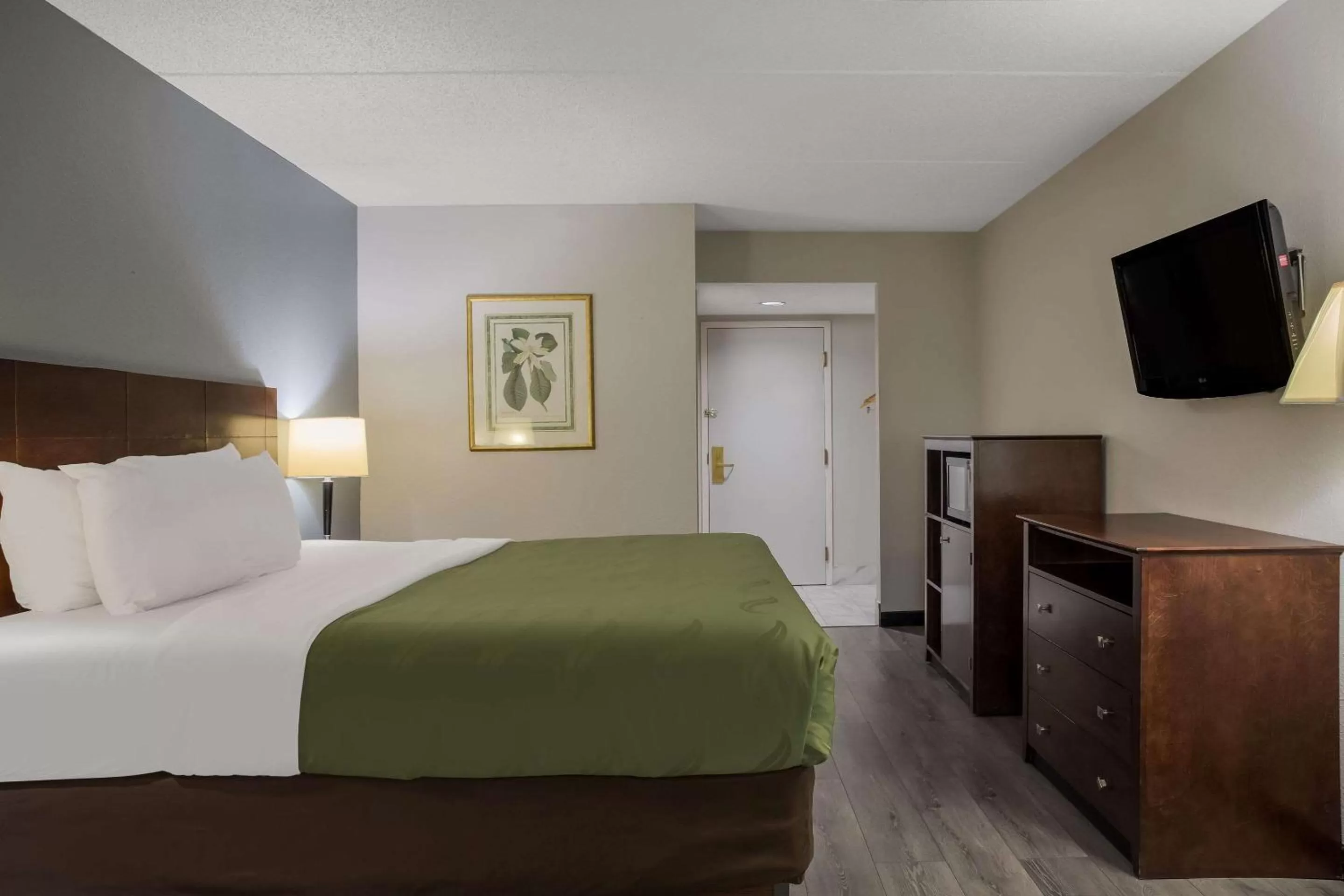 Bedroom, Bed in Quality Inn Toledo Westgate