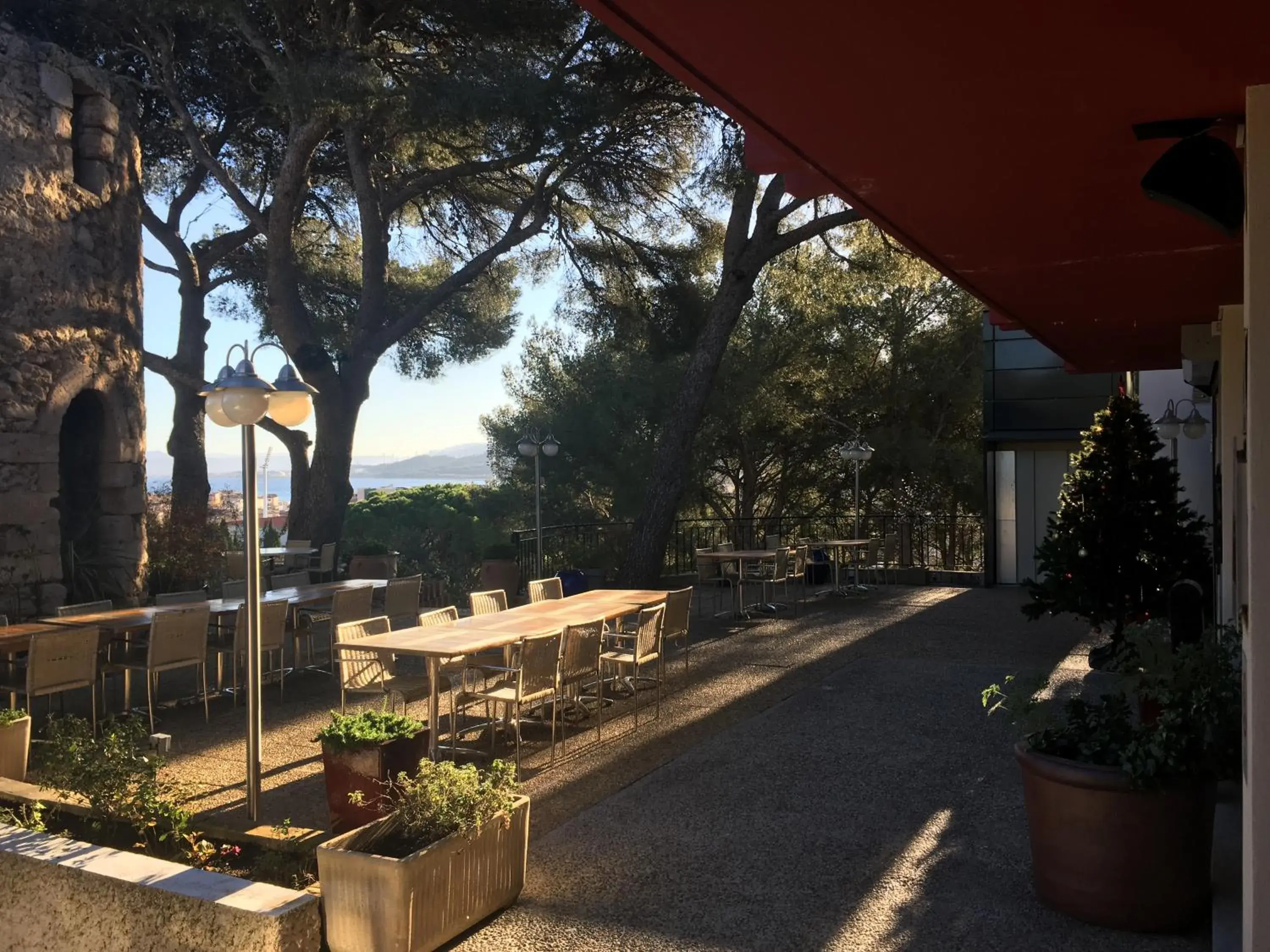 Patio in Hôtel Saint Roch