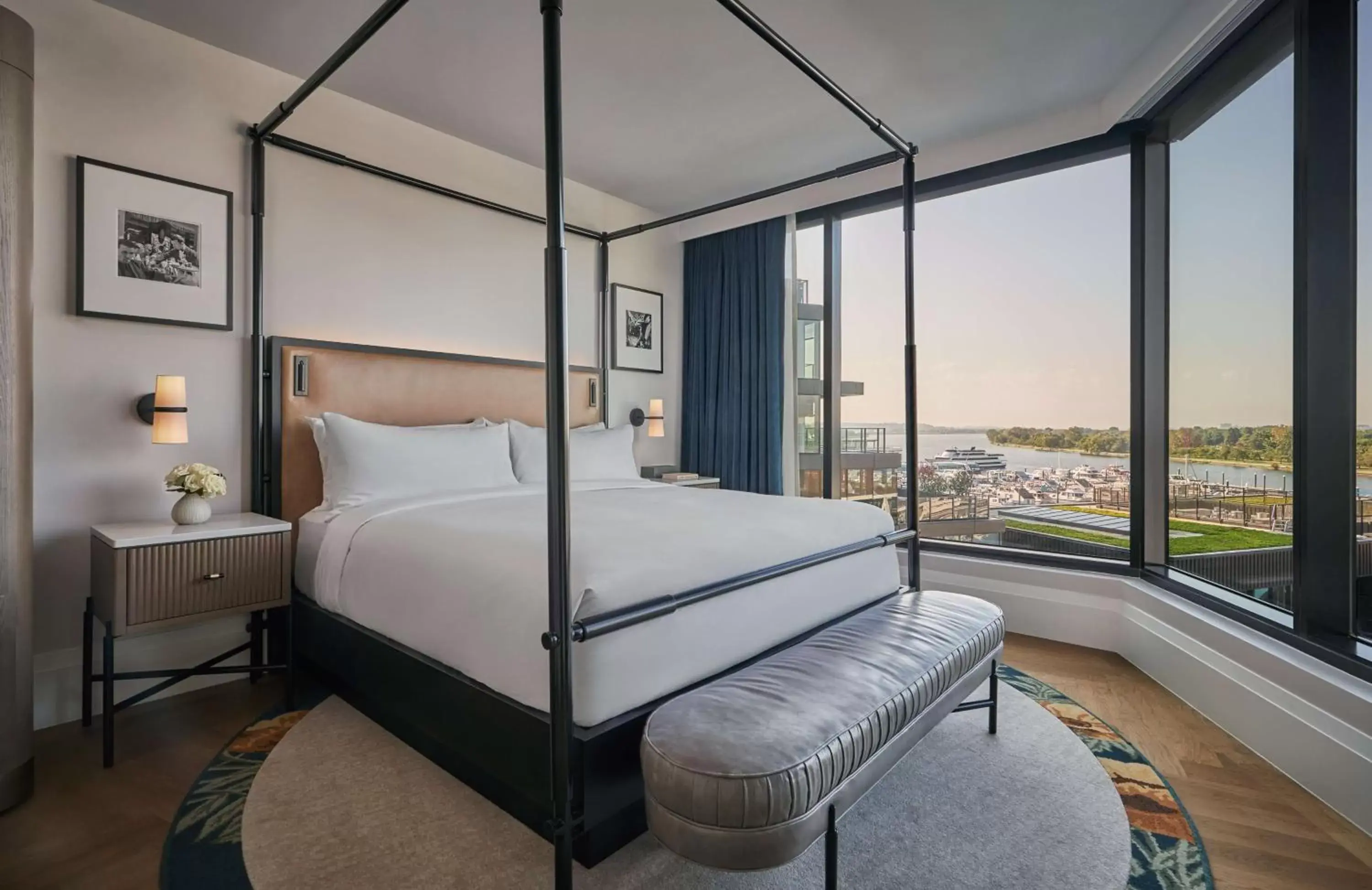 Photo of the whole room, Bed in Pendry Washington DC - The Wharf